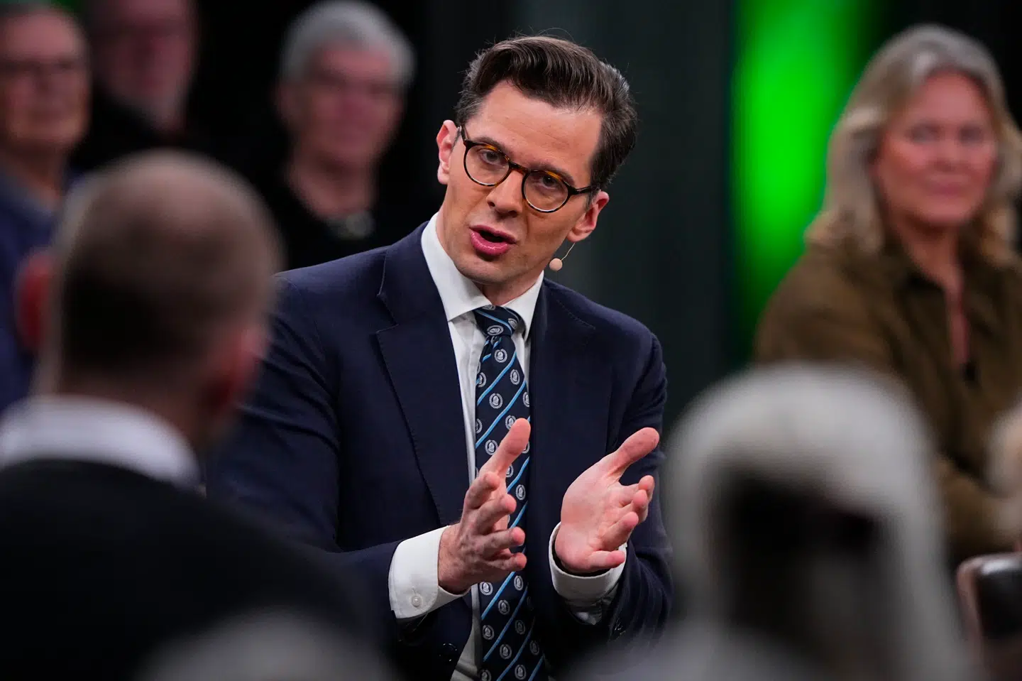 Morten Messerschmidt (DF), Alex Vanopslagh (LA), Pelle Dragsted (Ø), Jakob Engel-Schmidt (M), Lars Boje Mathiesen (BP) og Mathias Tesfaye (S) til partilederdebat på TV 2 fra RemisenBrande i Brande, tirsdag den 17. marts 2026.