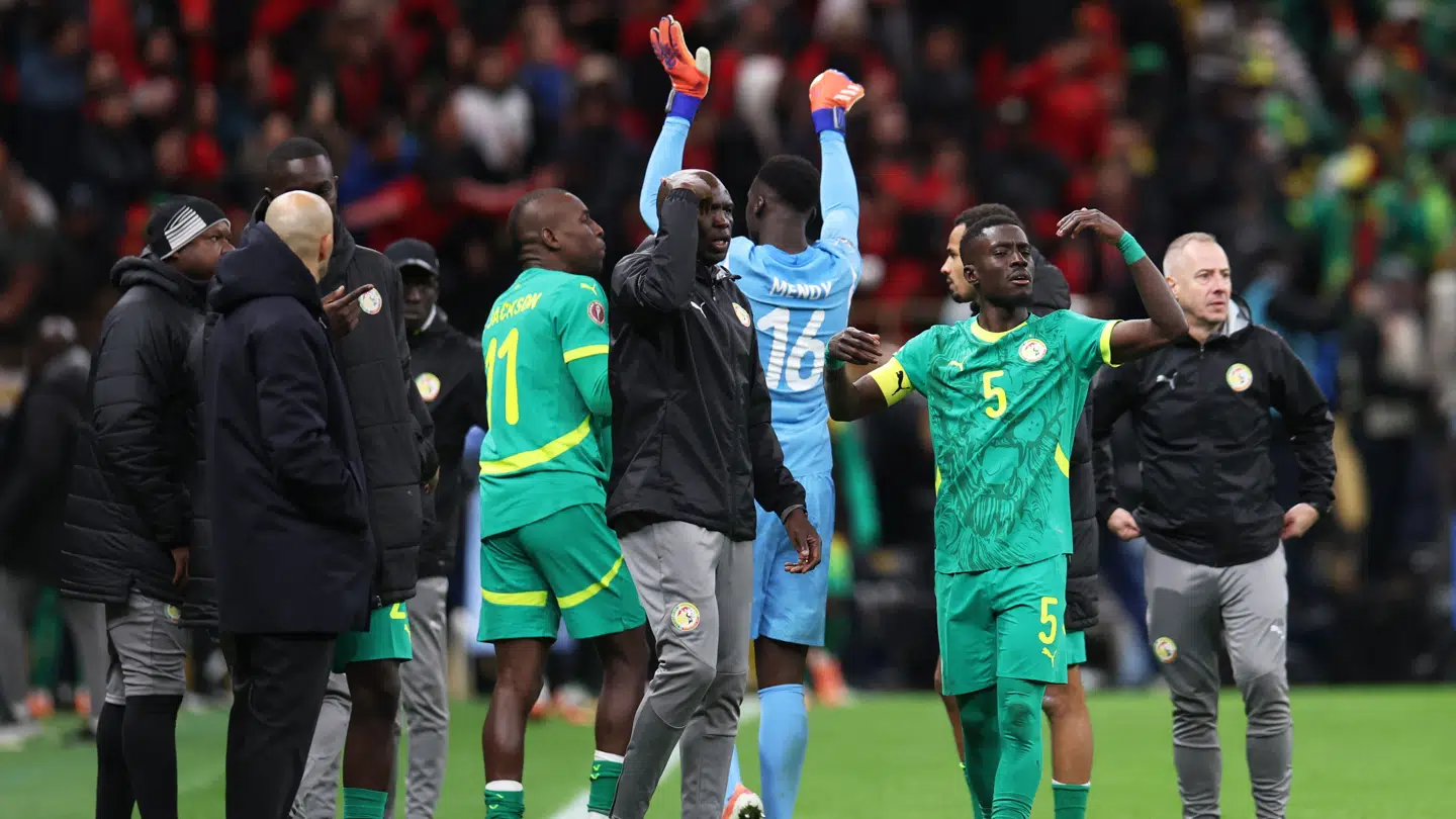 Det kontroversielle straffespark til Marokko fik Senegals spillere til at se rødt.