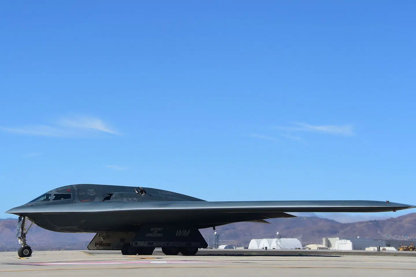 Sådan kan et B-2-bombefly, der kan smide bunkerbuster-bomber, se ud. Billedet er taget i 2014 i Californien. (Arkivfoto).