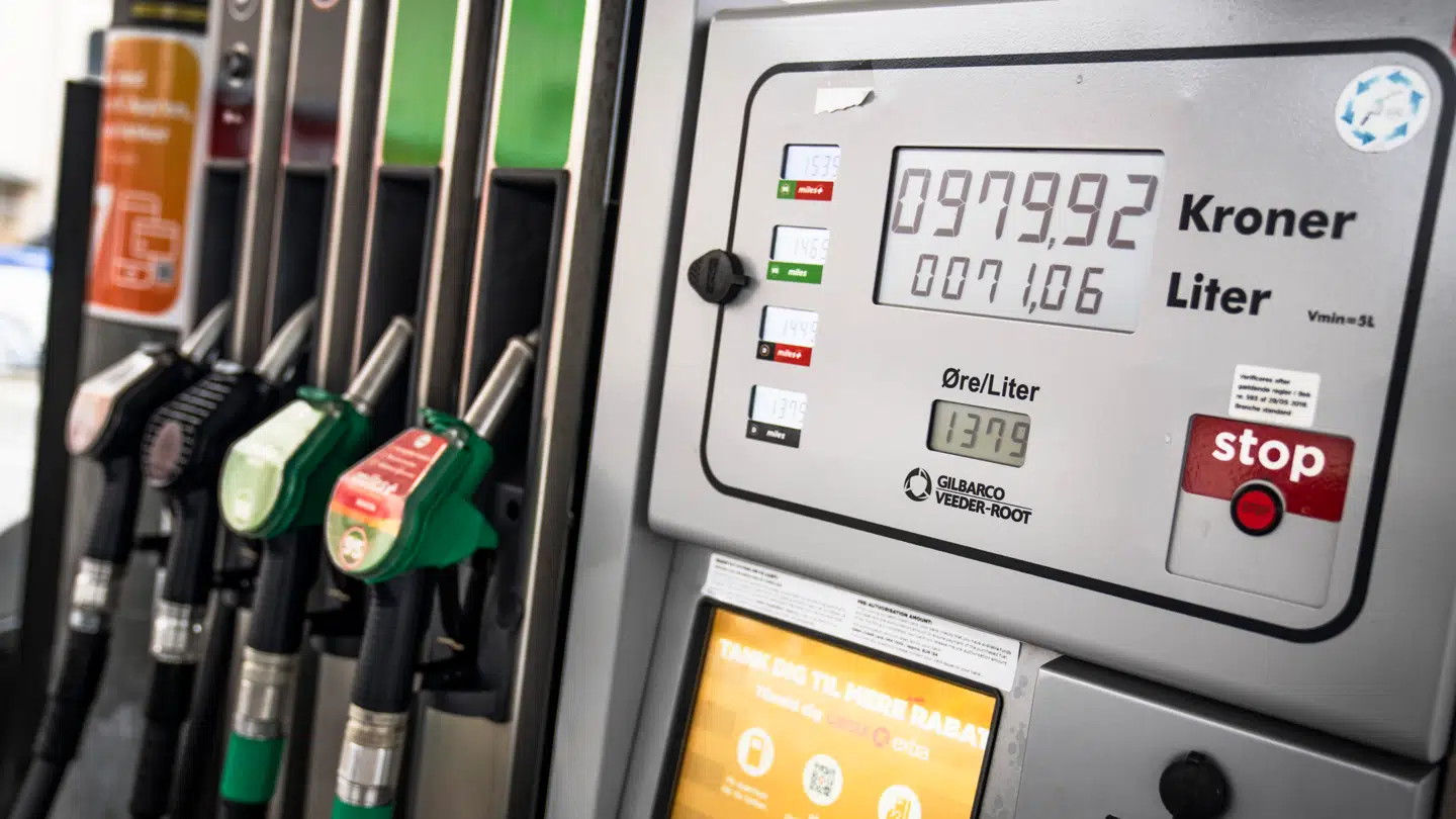 Benzinpriser på tankstation i København mandag den 11. september 2023. Siden da er priserne steget gevaldigt.