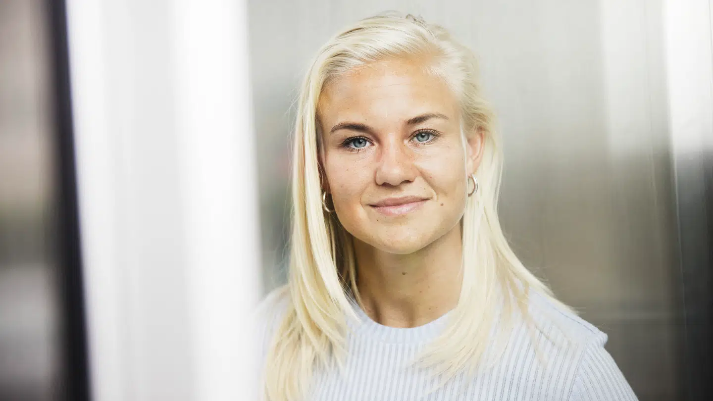 Fodboldspiller Pernille Harder er nu husejer i Jylland.