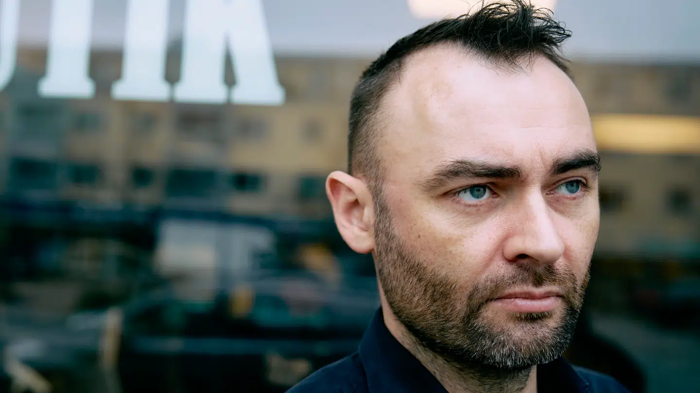 Direktør i Bagsværd Lakrids Morten Kornbech Larsen er utilfreds med, at S og M bakker ud af aftalen om at fjerne afgiften på slik, chokolade og kaffe.