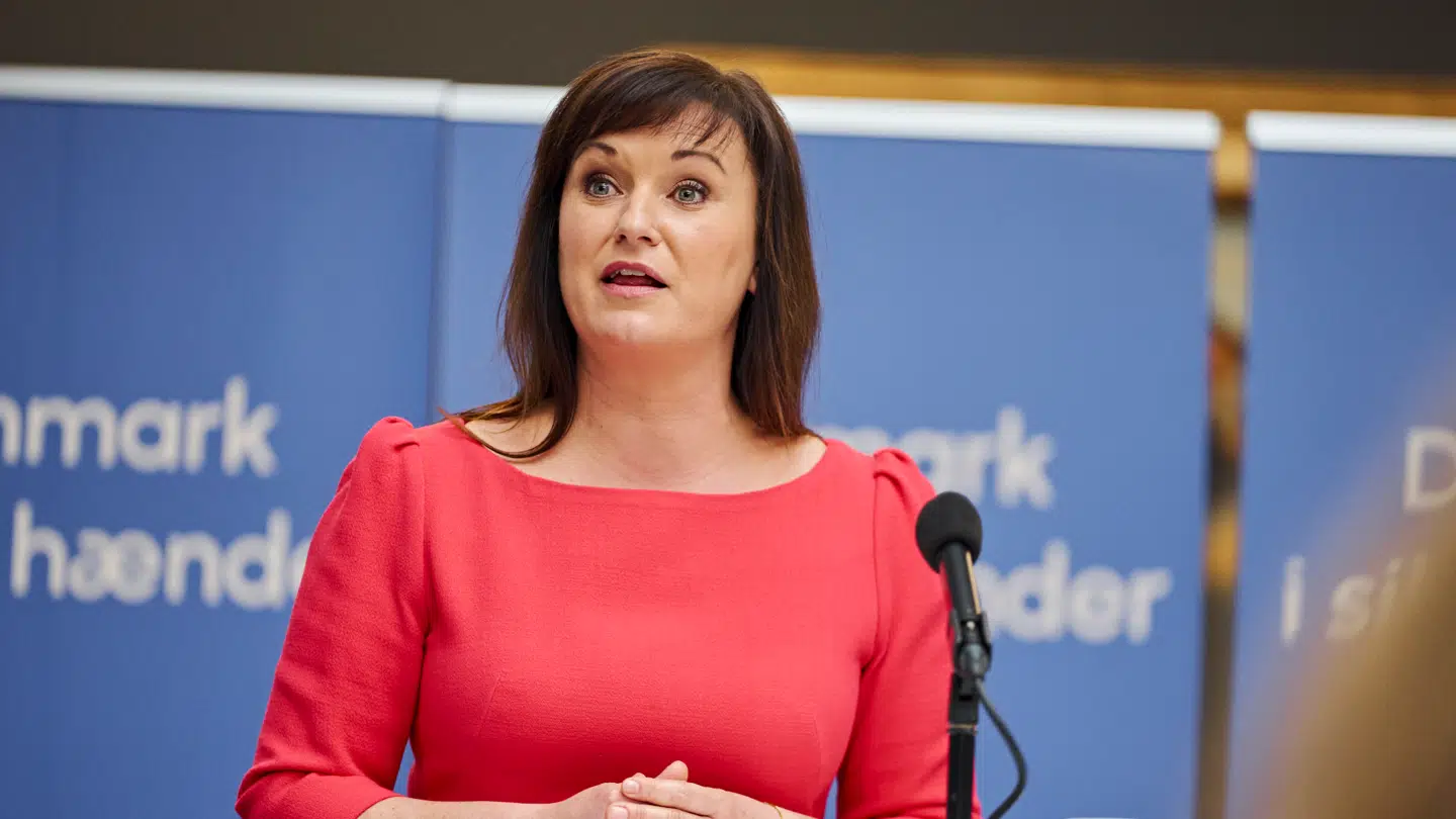 Indenrigs- og sundhedsminister Sophie Løhde fra Venstre siger nu i valgkampen, at Venstre gerne vil hæve cigaretpriserne.