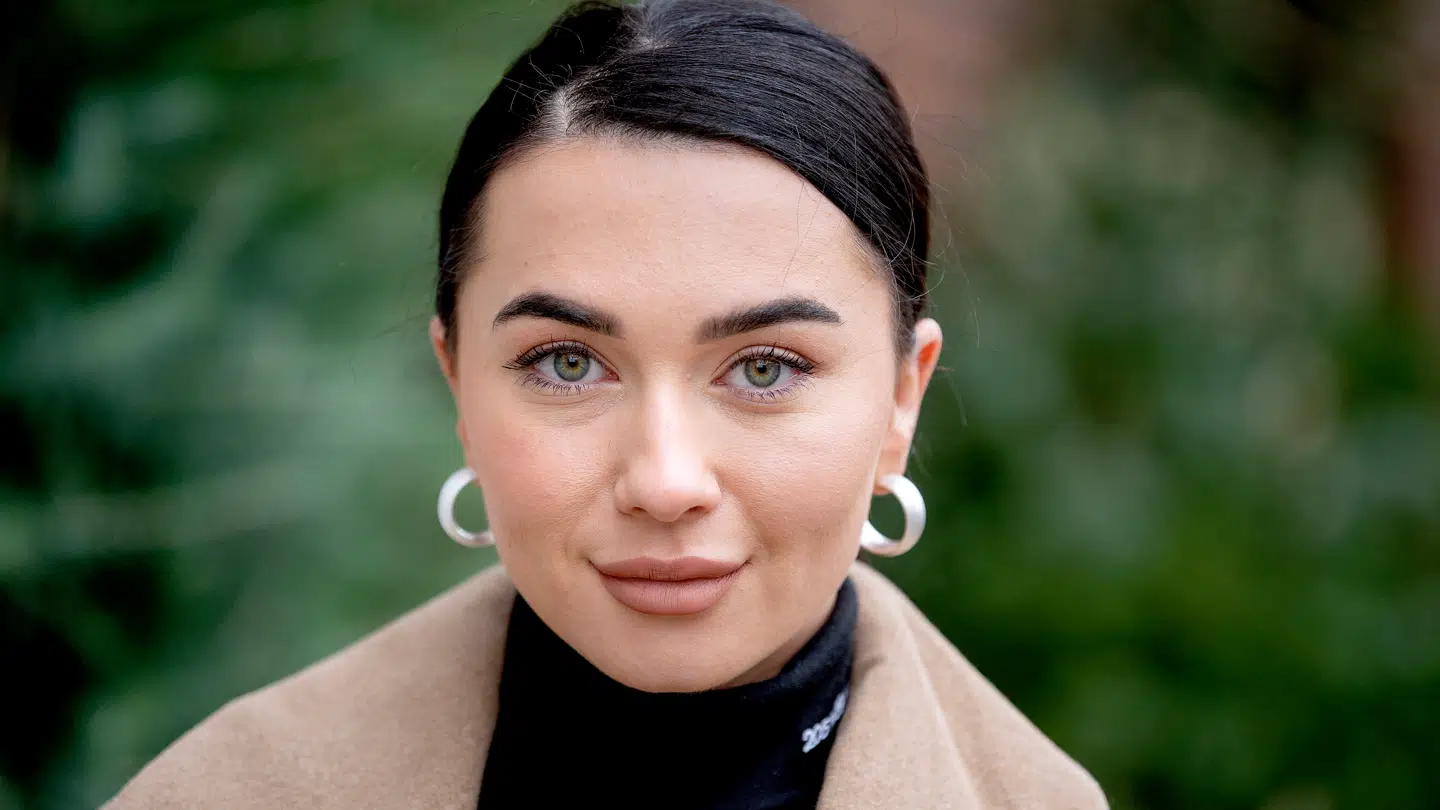 I TV 2 nye dokumentarserie 'Irina i stykker' lukker Irina Olsen nu danskerne ind i hendes nye forelskelse, der giver hende et smil på læben i en turbulent tid.