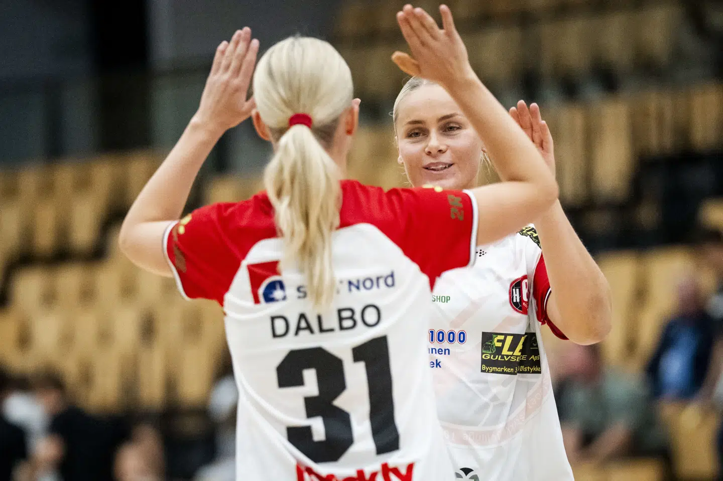 Emma Navne (til højre) scorede 11 mål for HØJ Elite. (Arkivfoto).