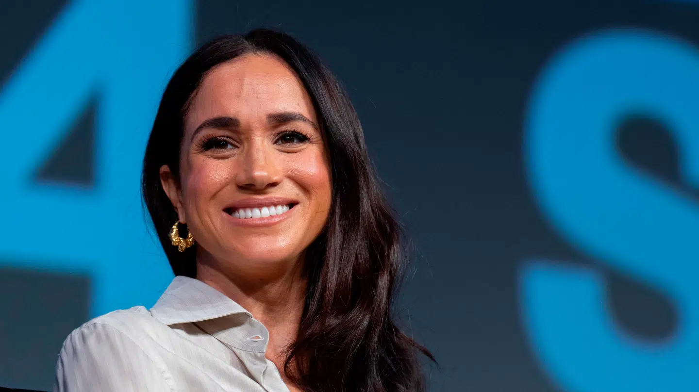 Det er især Meghan Markles opførsel, som de anonyme kilder, Variety har talt med, klager over - hendes advokat affejer dog kritikken.