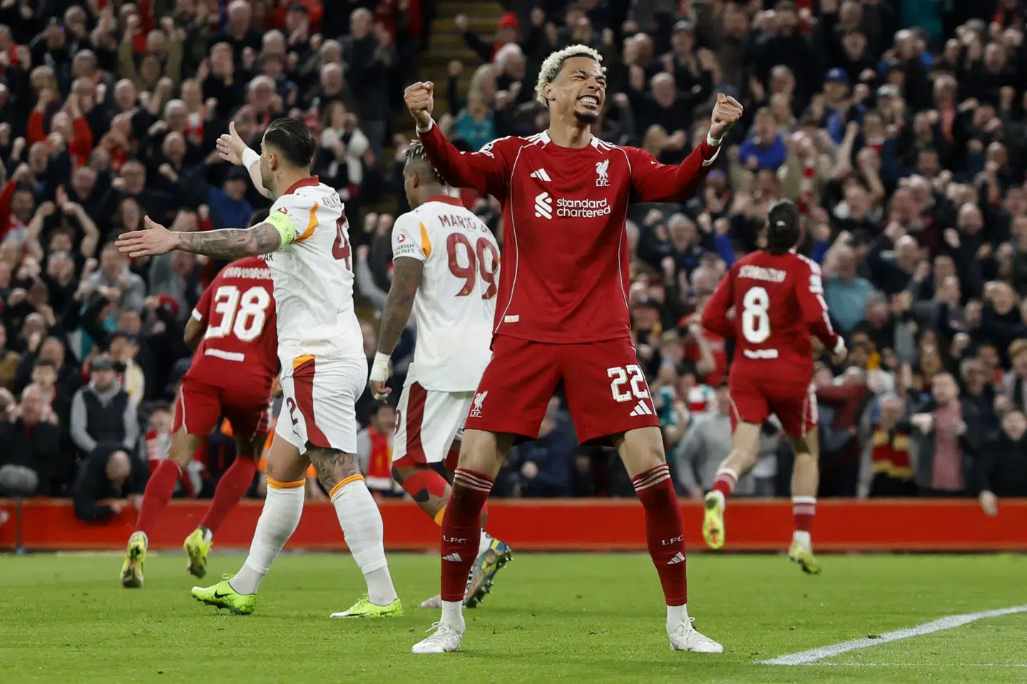 Liverpool og Hugo Ekitike tabte første opgør, men vendte ottendedelsfinalen på hovedet hjemme på Anfield.