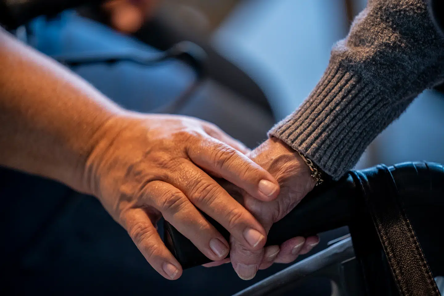 »Det er ikke godt nok, at kommunernes regneark fortæller, at det er økonomisk fordelagtigt at beholde de ældre i eget hjem for enhver pris,« skriver Alice Kongstad. Foto: Mads Claus Rasmussen/Ritzau Scanpix