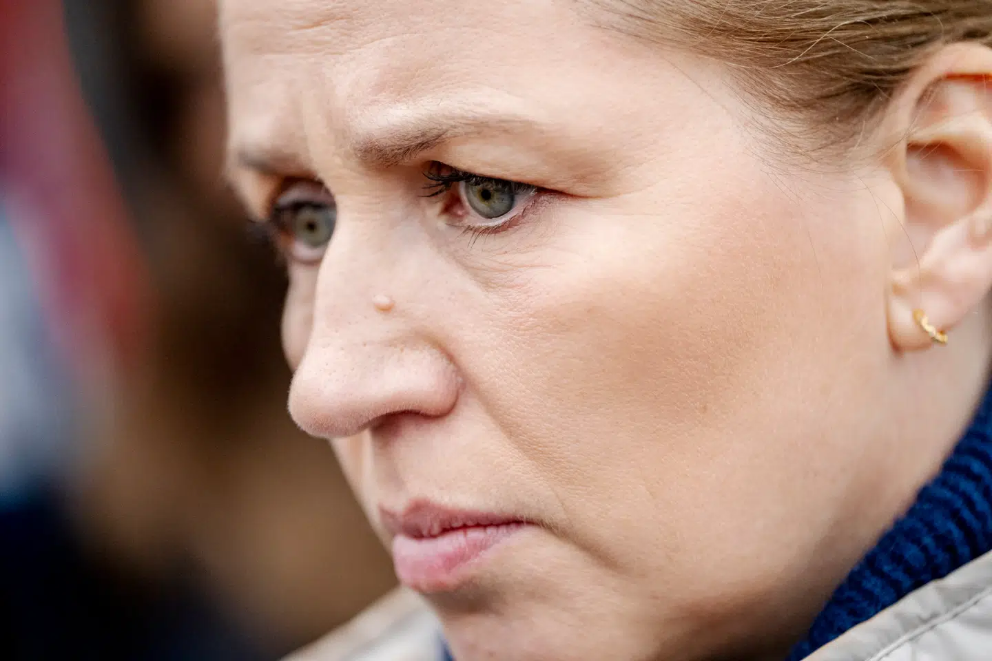 Statsminister Mette Frederiksen (S) har mistet sin magi og tærer på sin autoritet. I valgkampen er hun bakket på alle valgløfter, skriver Thomas Bernt Henriksen i denne leder.