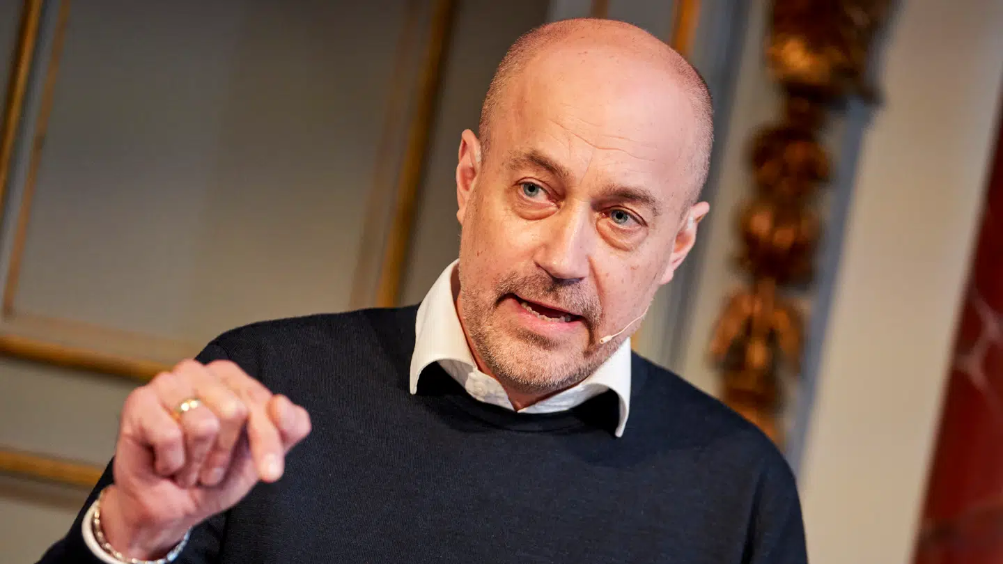 Under en debat om drikkevand på Nationalmuseet blev miljøminister Magnus Heunicke (S) torsdag overfuset af en kvinde i publikum.