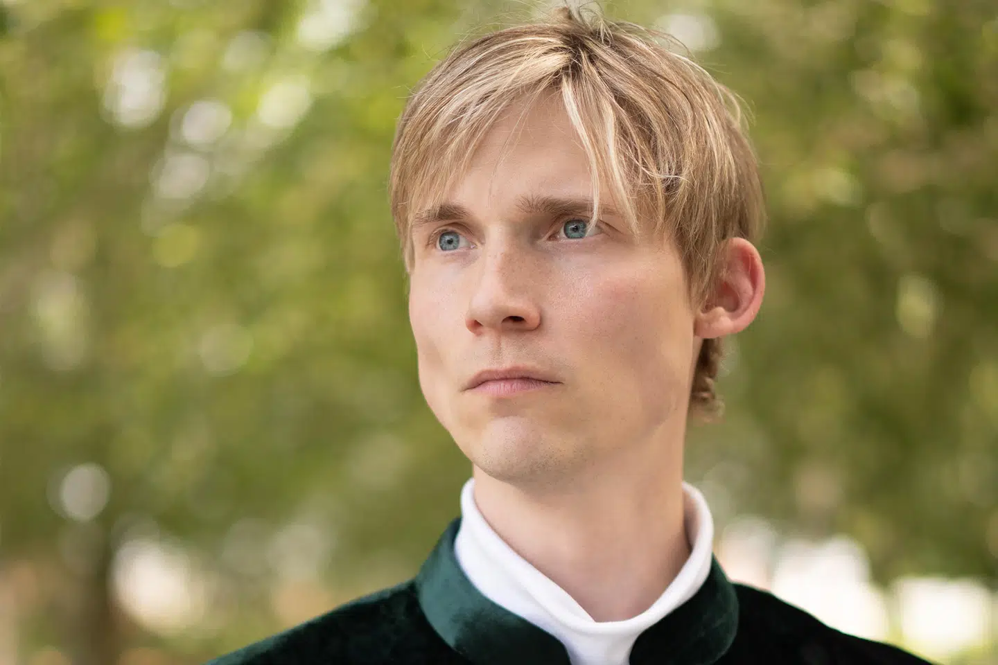 Emil Salzer er digter og forfatter. Foto: Oliver Mumm