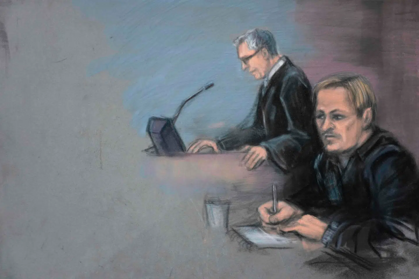 På hver eneste retsdag er Marius Borg Høiby blevet tegnet. Også denne torsdag, hvor han imidlertid ikke selv skulle bidrage med andet end sin tilstedeværelse.