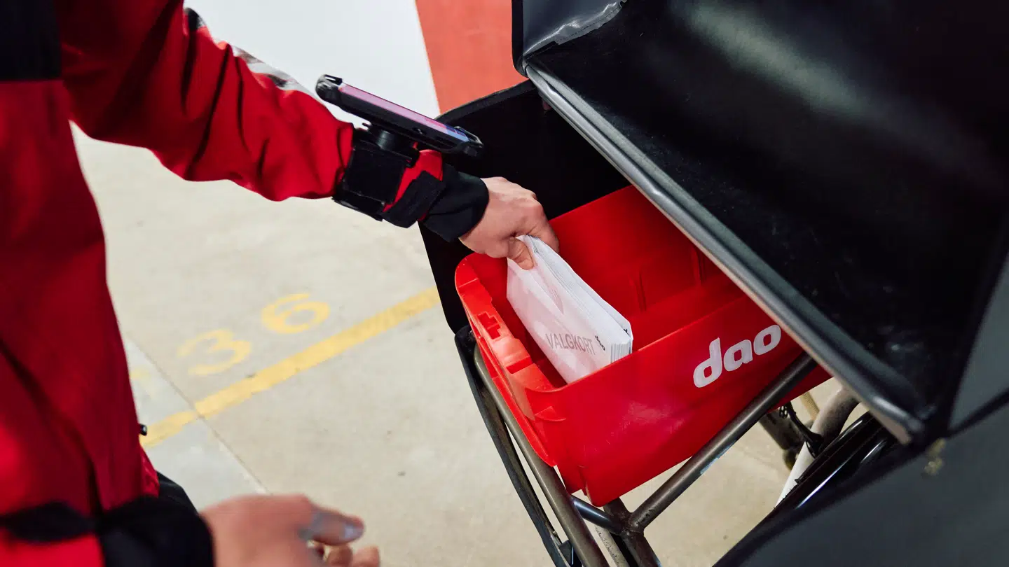 DAO står for at dele valgkort ud til dette års valg