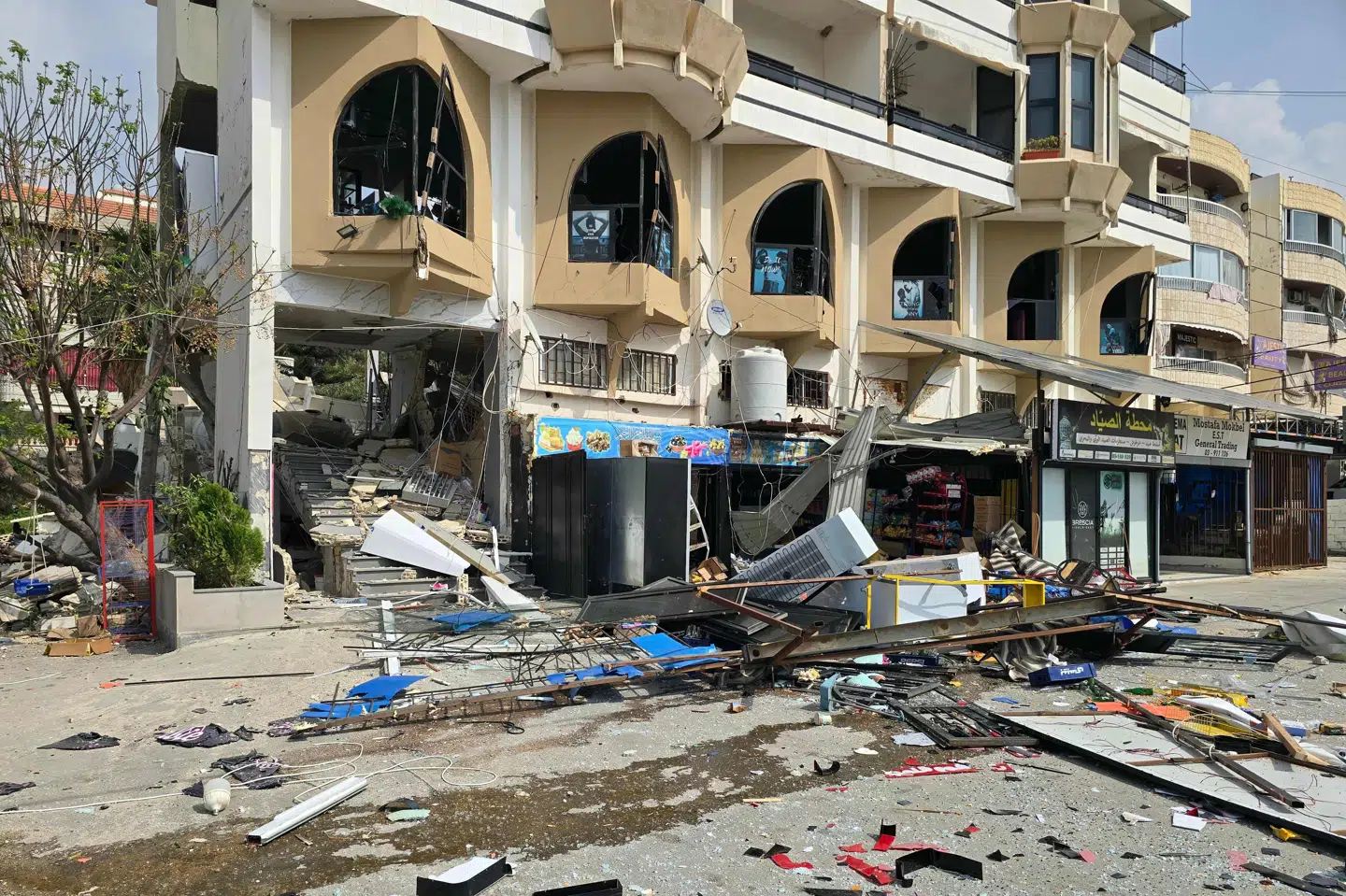 Ødelæggelser efter israelske angreb i byen Tyre i det sydlige Libanon 19. marts.