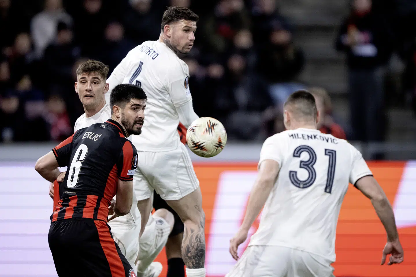 FC Midtjyllands Martin Erlic (nummer 6) scorede til 1-2 i den ordinære spilletid, da Nottingham Forest sendte midtjyderne ud af Europa League efter straffekonkurrence.