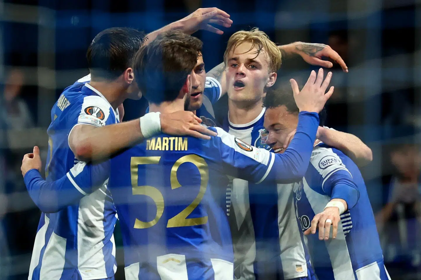 Jublen var stor på Estadio do Dragao, da Victor Froholdt havde sørget for Portos andet mål mod Stuttgart.