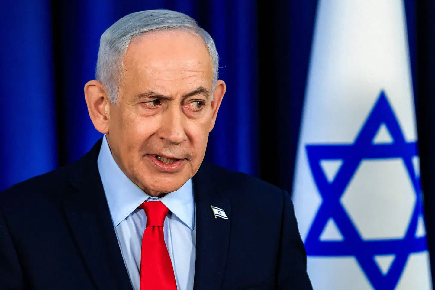 Under et pressemøde torsdag siger Israels premierminister, Benjamin Netanyahu, at der er splid internt i Irans ledelse. USA og Israel er ved at vinde, mener han.