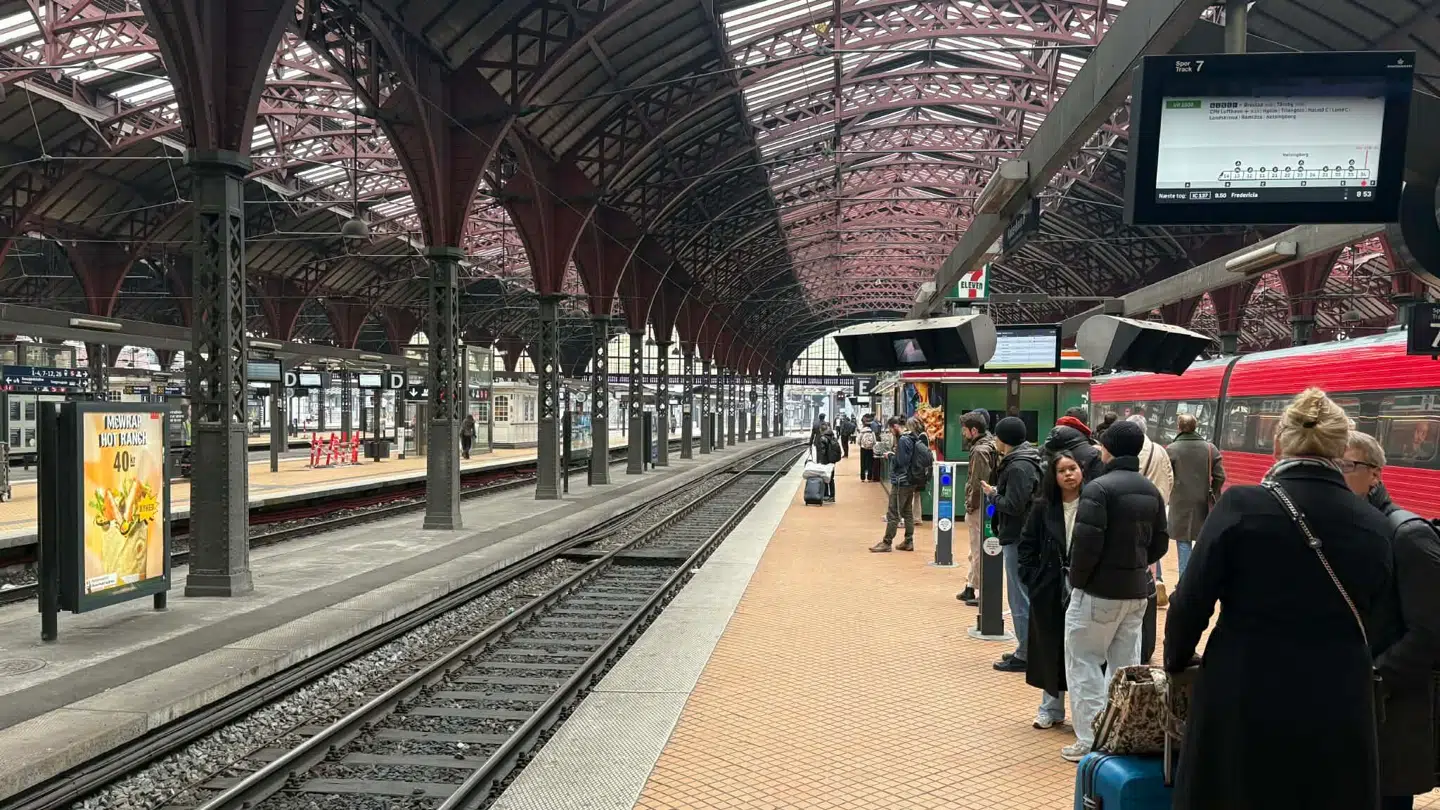 Det var her på perron 7 på Københavns Hovedbanegård, at overfaldet skete