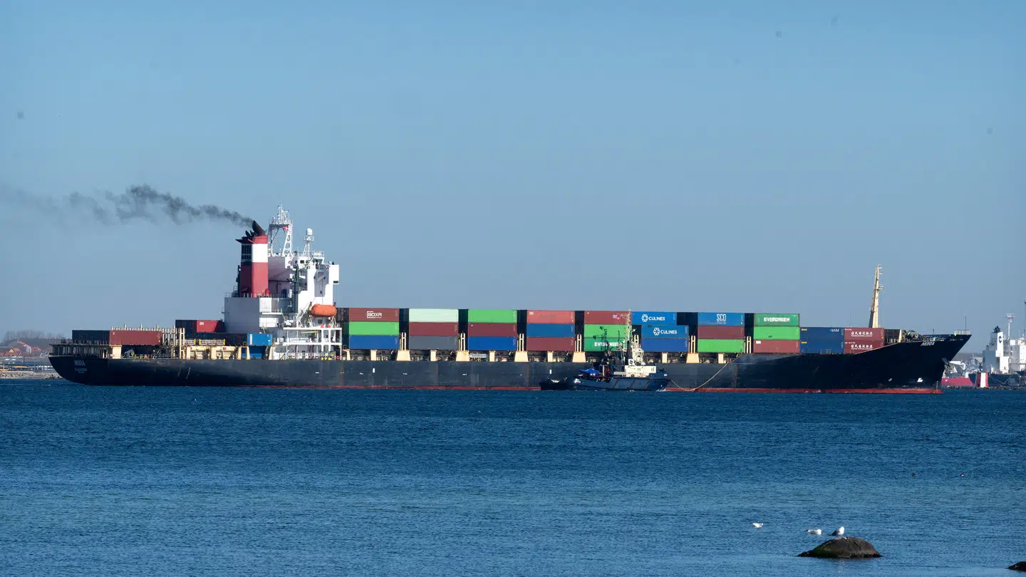 Det iranske containerskib "Nora" ligger i Kalundborg Havn.