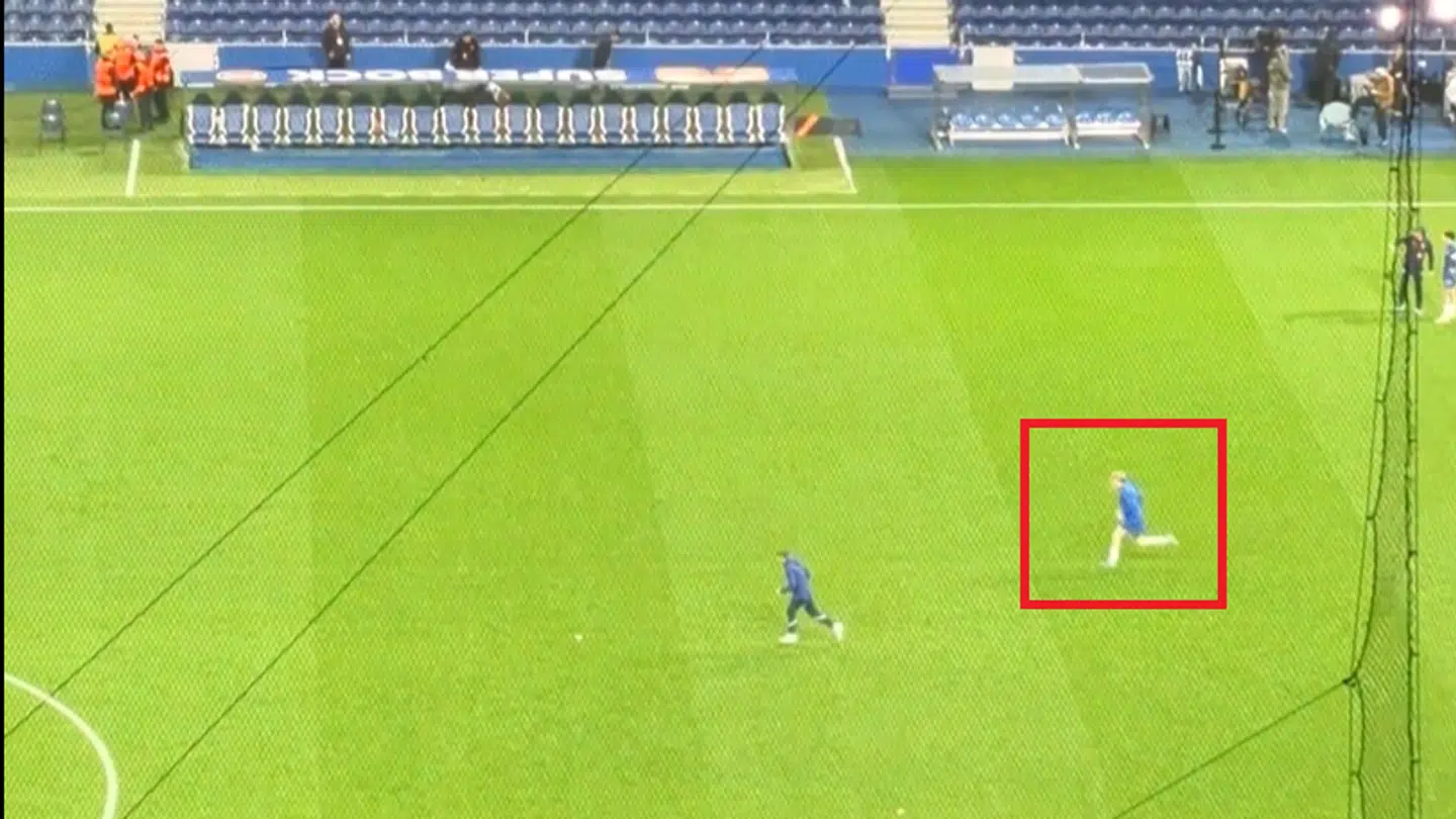 Her styrter Froholdt afsted.