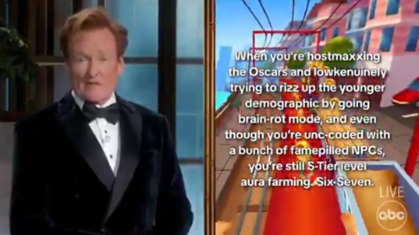 Sådan så det ud, da Oscar-værten Conan O'Brien talte 'ungt', mens 'Subway Surfers' rullede afsted til højre på skærmen foran millioner af tv-seere.