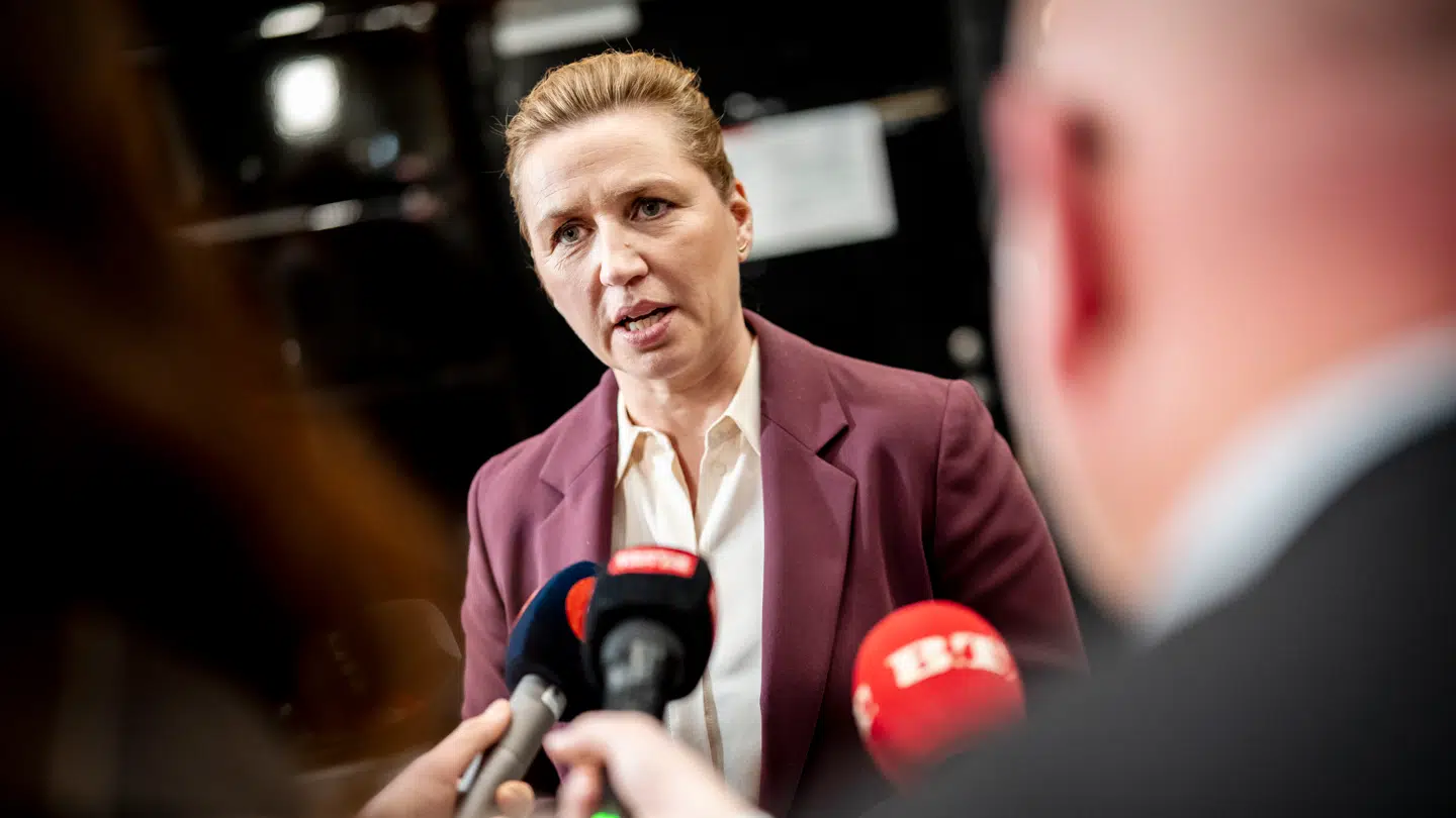 Kritikken vælter ned over statsminister Mette Frederiksen (S) efter hendes udtalelse i 'Højskolen - Timeglasset' på TV 2.