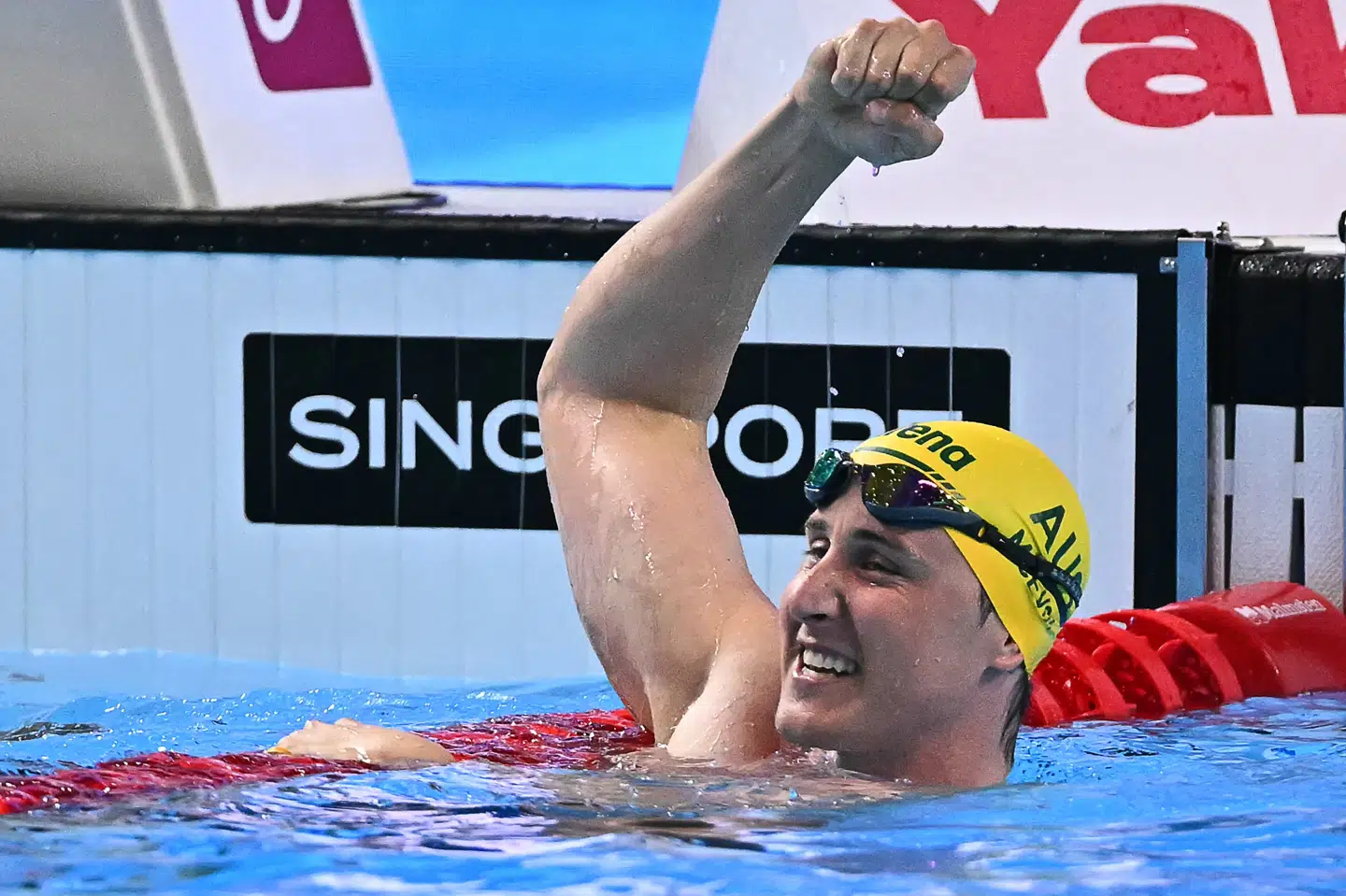 Den nye verdensrekordholder er regerende dobbelt verdensmester på 50 meter fri. Her fejrer han sejren ved VM i 2025. (Arkivfoto).