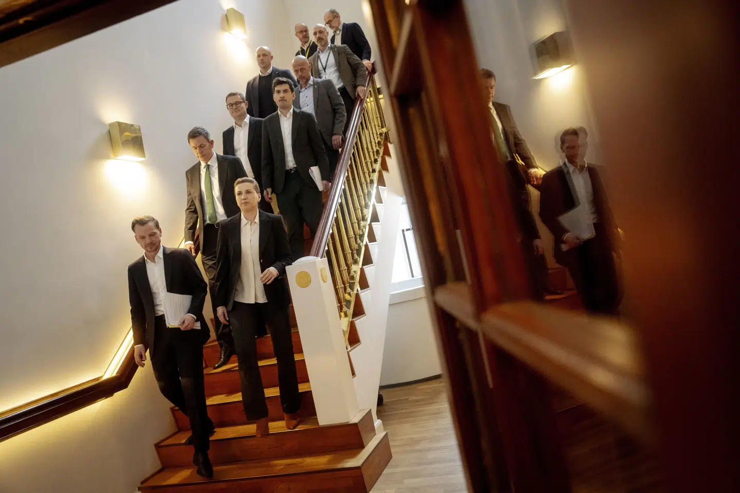 Socialdemokratiet vil lørdag præsentere et børneudspil i Falkoner Centret på Frederiksberg. På billedet ses blandt andre S-formand Mette Frederiksen på vej til præsentation af udlændingeudspil på Christiansborg i København tirsdag den 10. marts. (Arkivfoto).