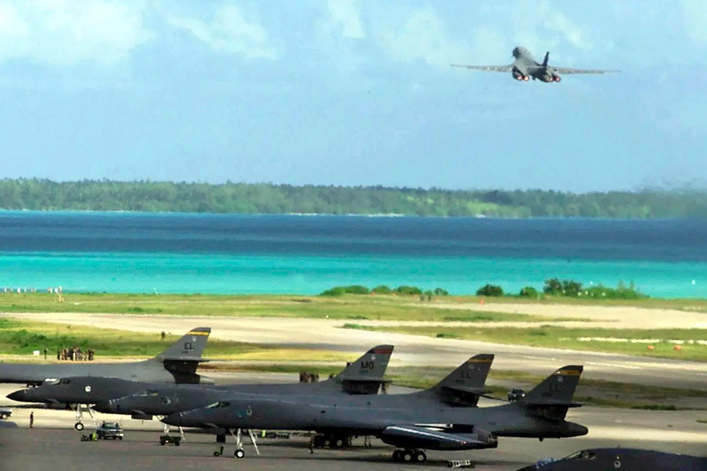 Et amerikansk B-1B-bombefly flyver fra Diego Garcia under krigen i Afghanistan i 2001. (Arkivfoto).