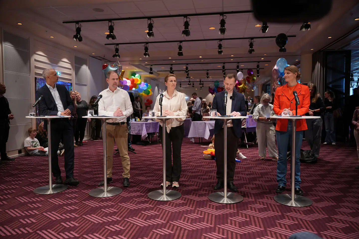 Statsminister Mette Frederiksen (S) præsenterer lørdag sammen med flere partifæller udspillet "Børnetid". Udspillet handler overordnet om, at forældre til småbørn skal have mulighed for at arbejde mindre.