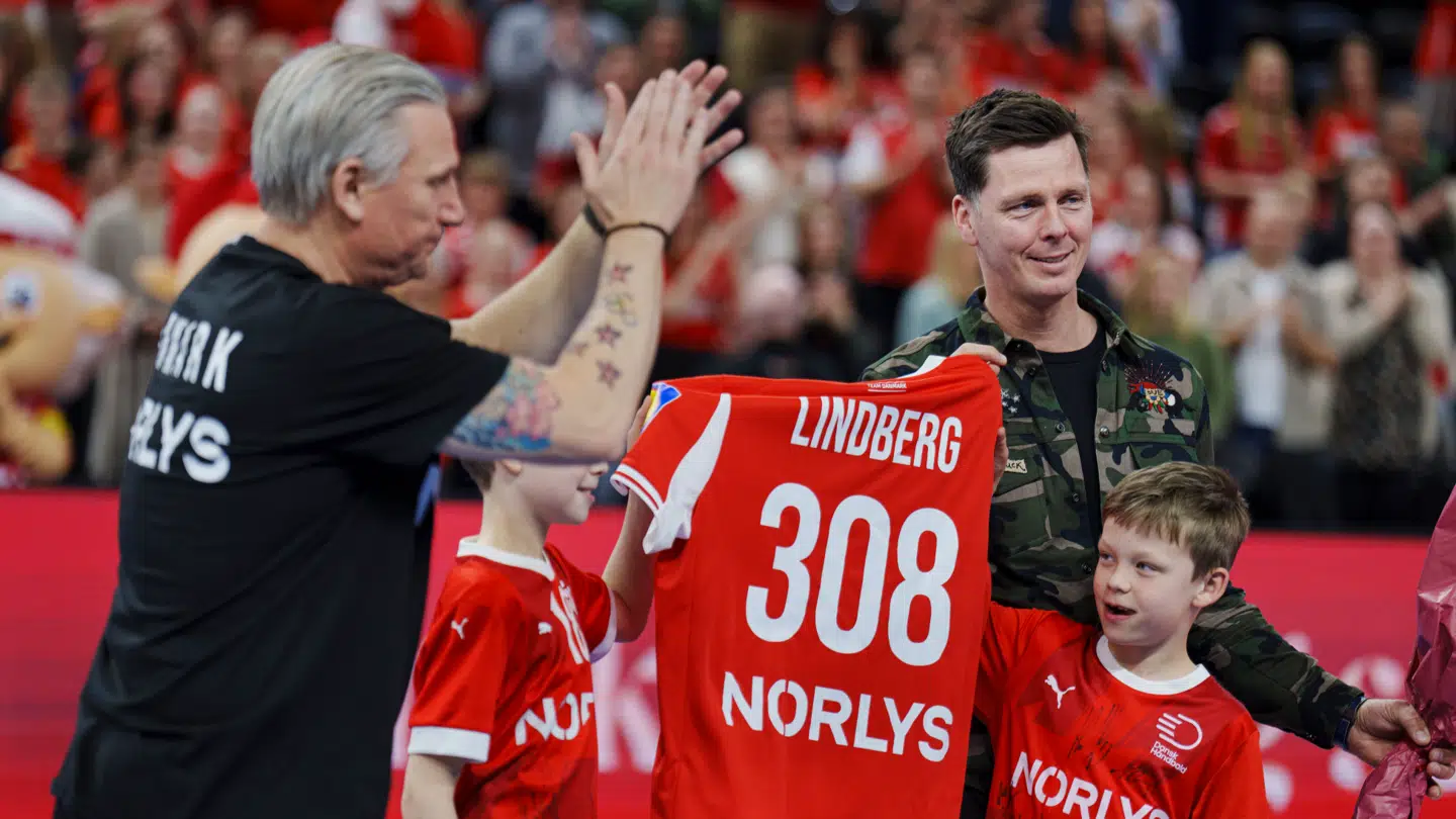 Nikolaj Jacobsen var med til at hylde Hans Lindberg.