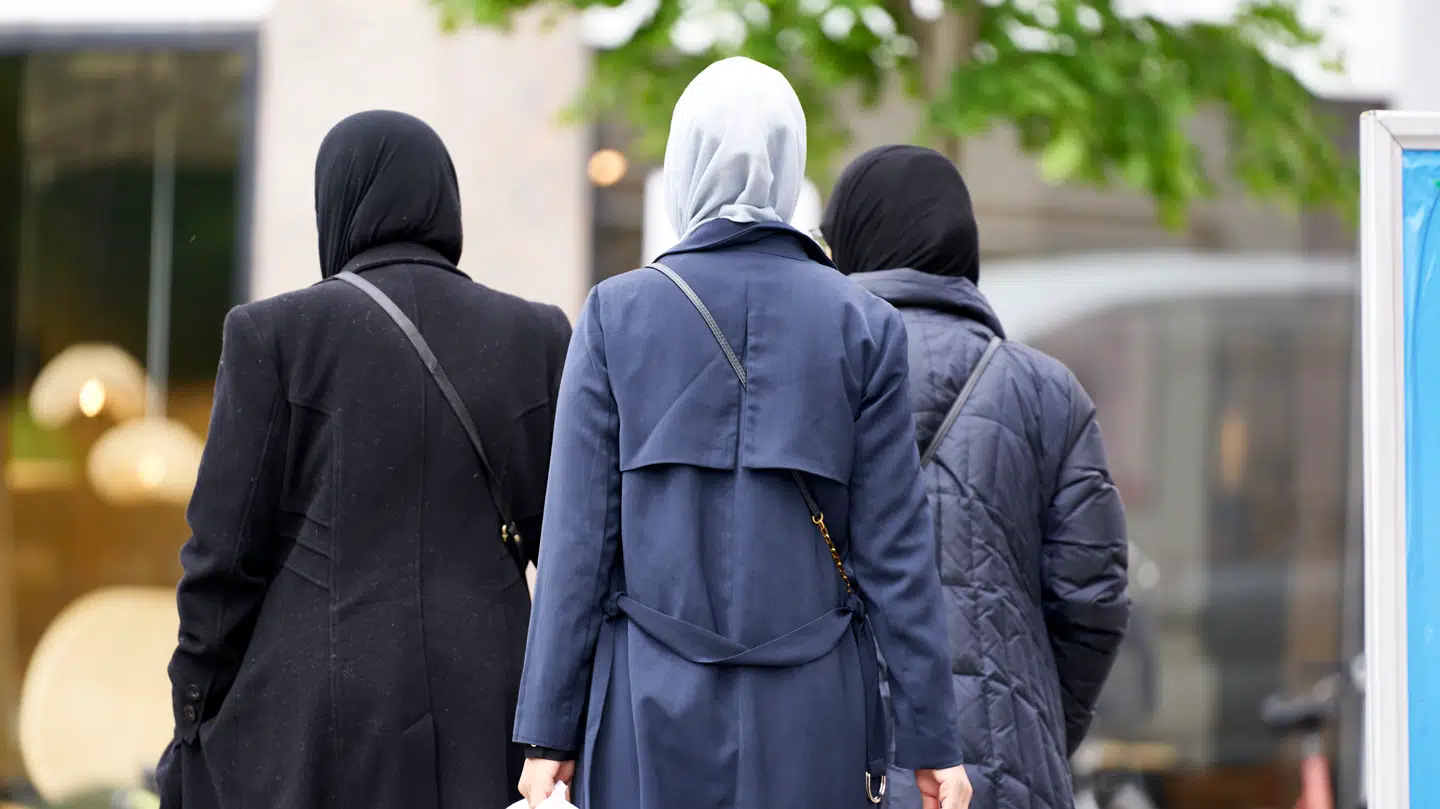 (Arkiv) Kvinder med tørklæde på Nørrebrogade, København den 2. juni 2021