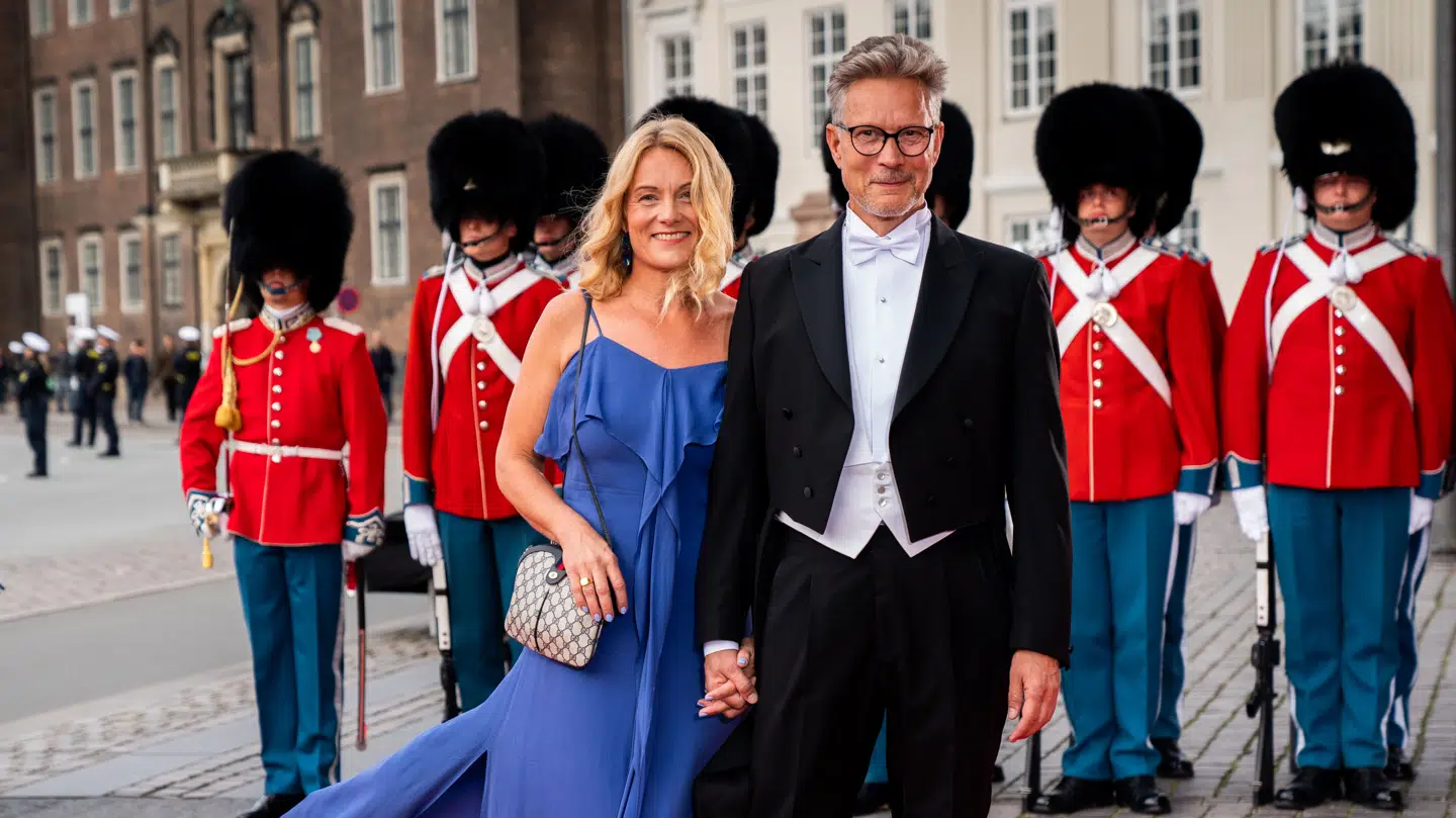 Gitter Dreier Jacobsen blev overfaldet efter et vælgermøde i Aarhus. Nu er en kvinde sigtet i sagen. Alternativet-politikeren er i privaten gift med partiets folketingsmedlem Torsten Gejl.