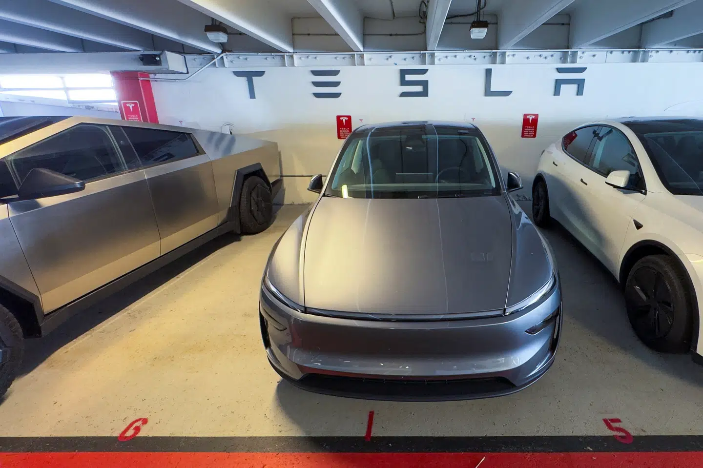 20 procent af de danske personbiler kører nu på el. Den mest populære model er Teslas Model Y. (Arkivfoto).