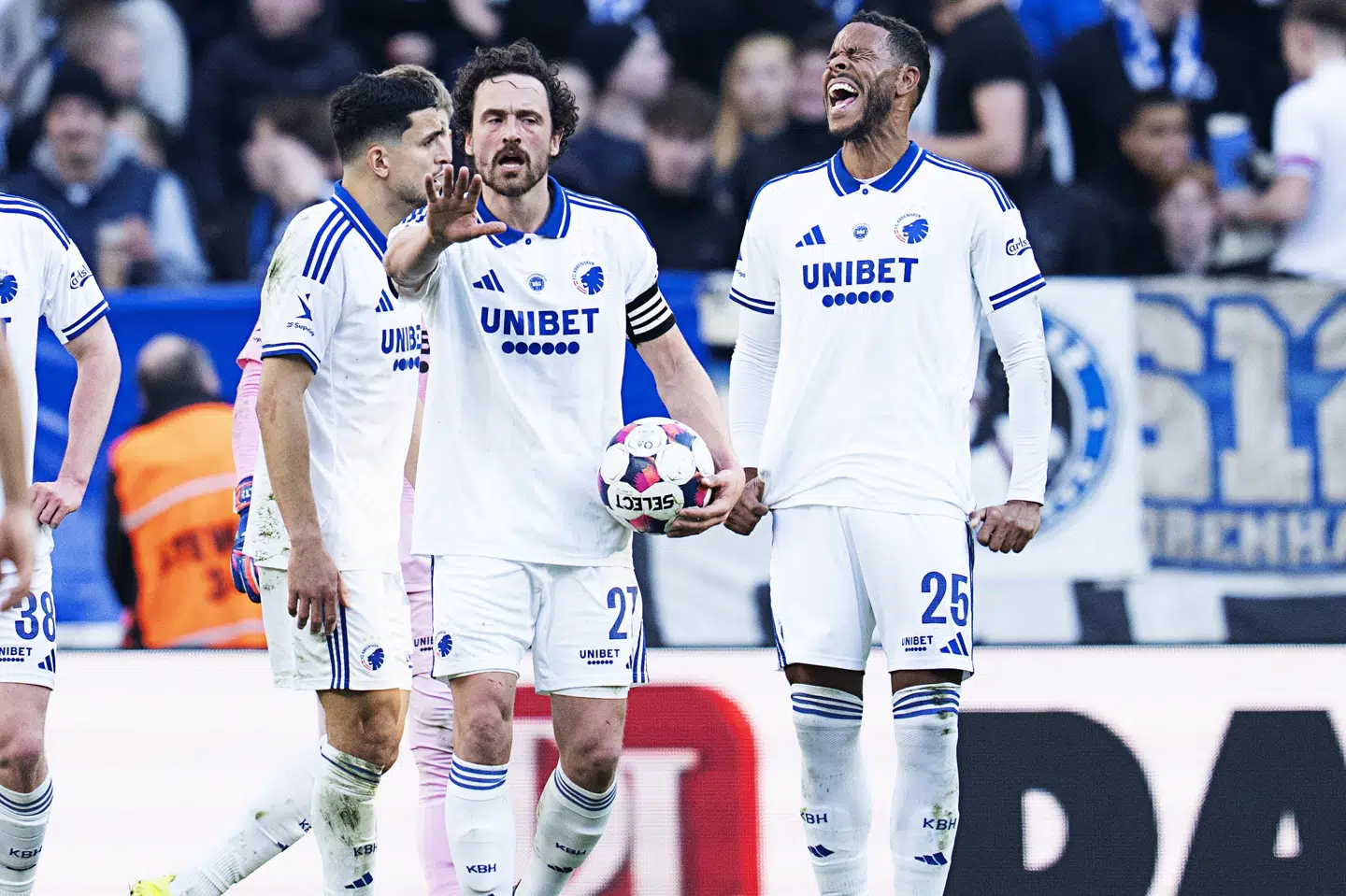 Grimasserne hos FCK-spillerne var ikke just positive i søndagens skuffelse.