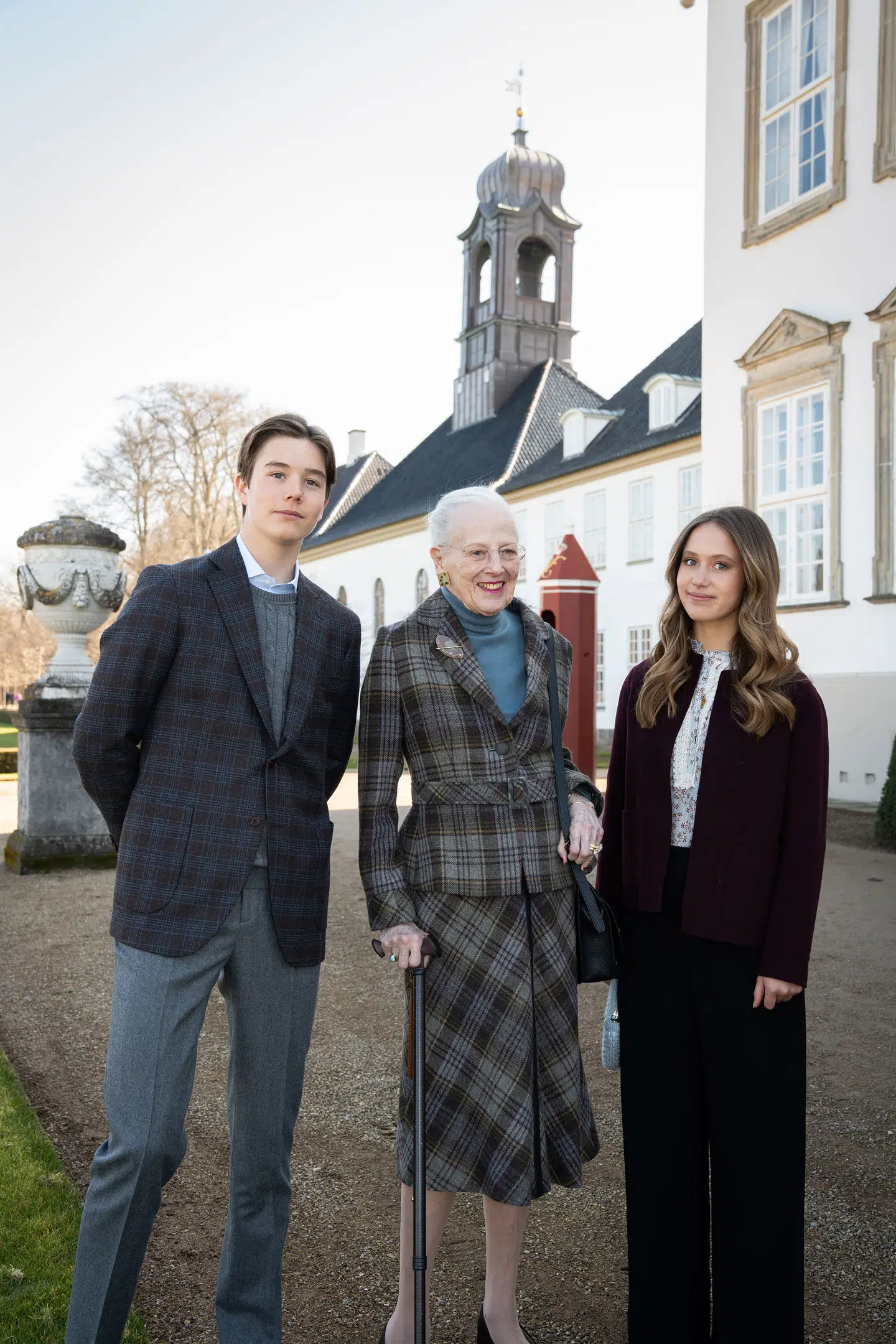 Kongehuset har løftet sløret for prins Vincent og prinsesse Josephines snarlige konfirmation med en række billeder, der har fået alle til at sige det samme om den 'uigenkendelige' 15-årige prins. Foto: Kongehuset