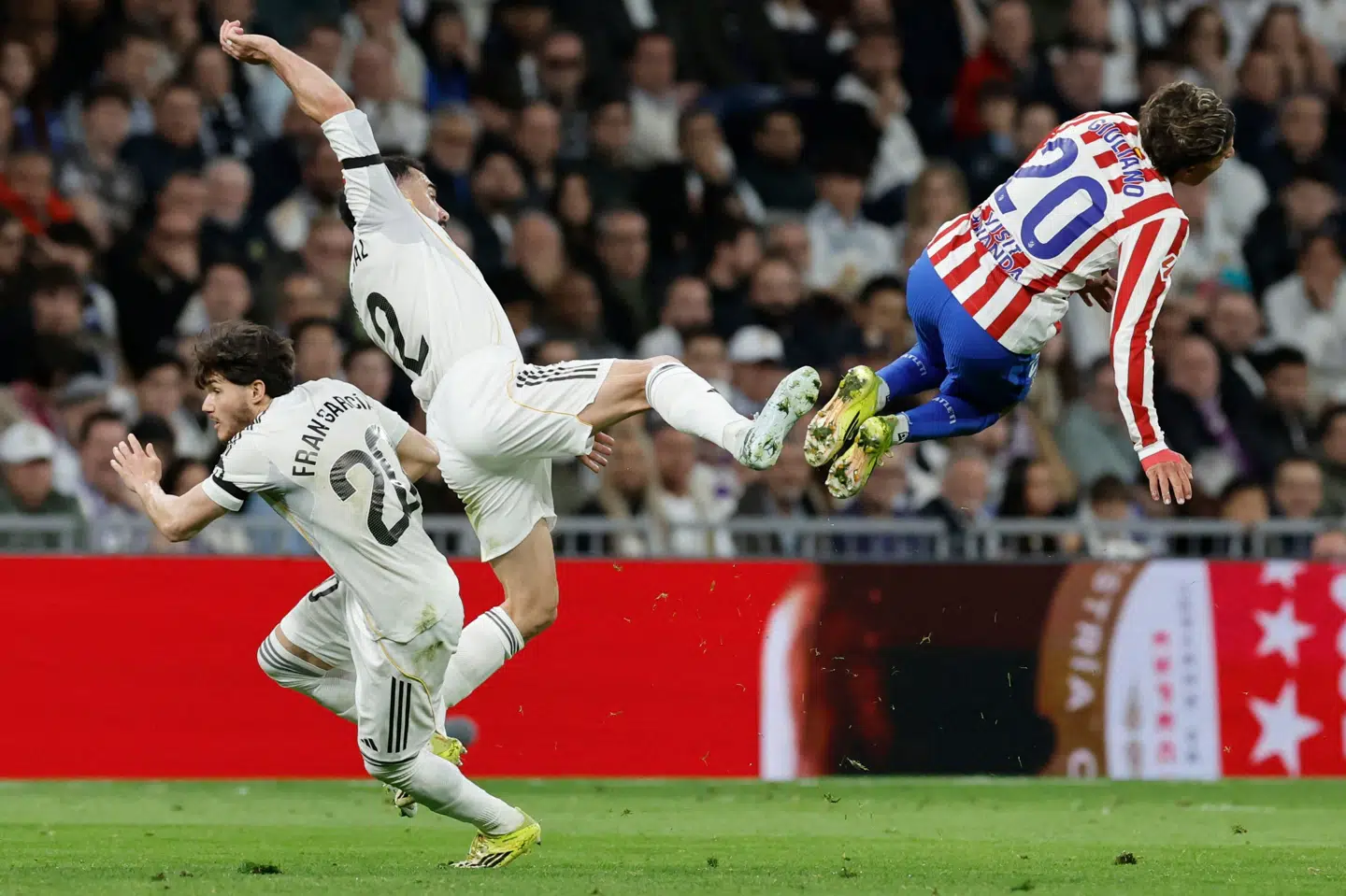 Der blev som vanligt gået til stålet i Madrid-derbyet.