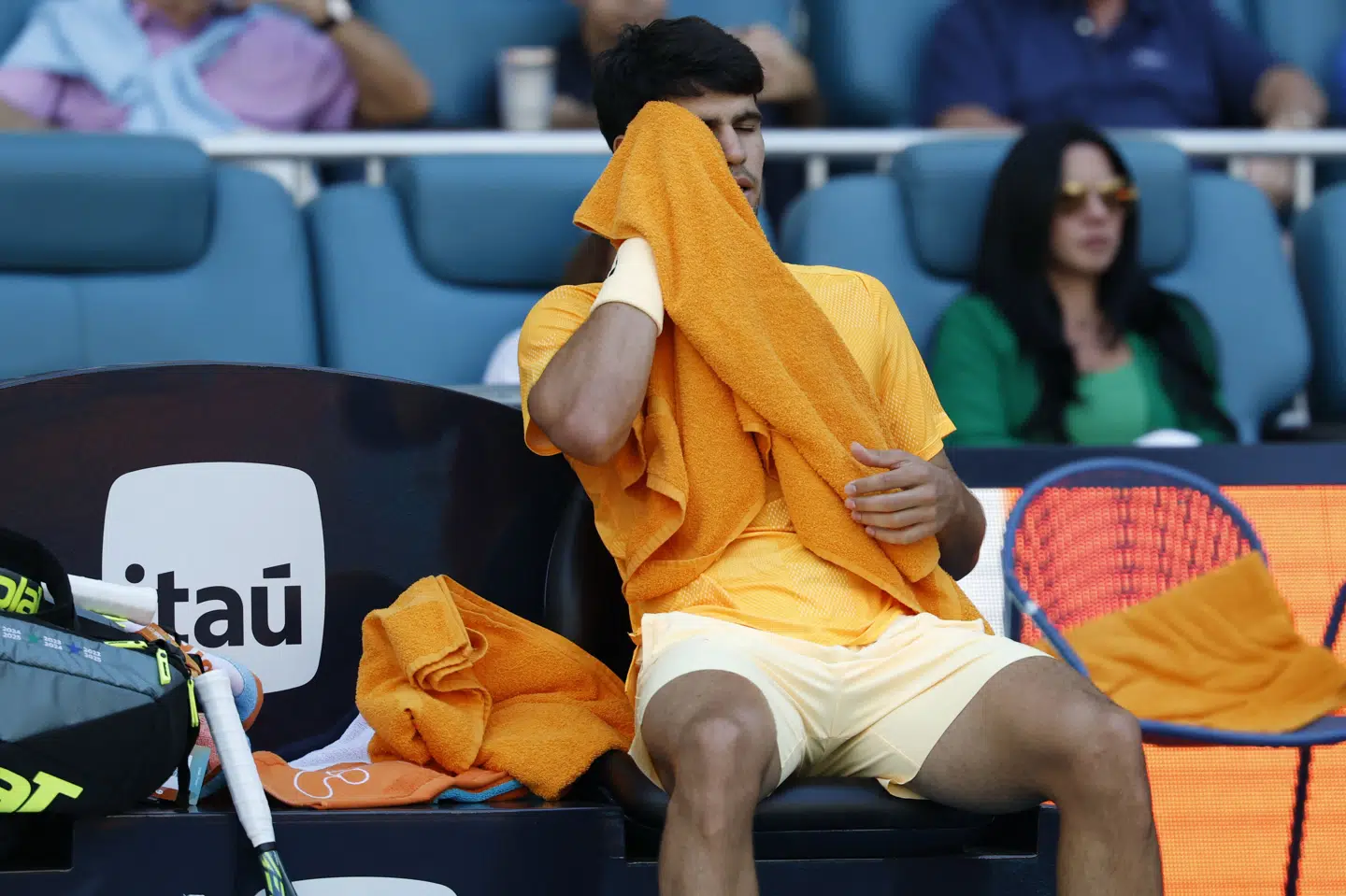 Den spanske verdensetter Carlos Alcaraz er færdig ved Miami Open efter et nederlag til amerikanske Sebastian Korda.