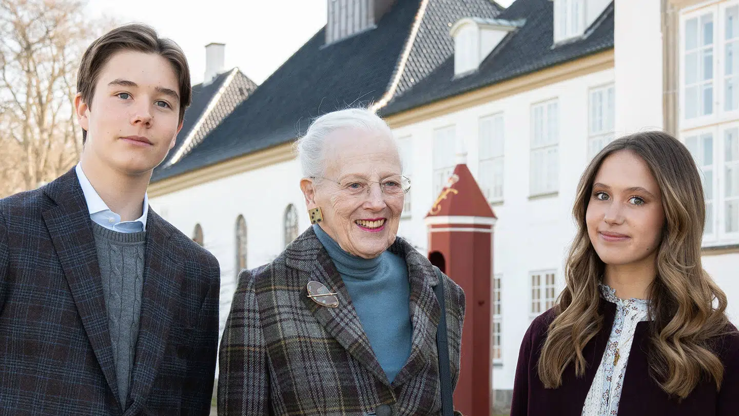 Kongehuset har løftet sløret for prins Vincent og prinsesse Josephines snarlige konfirmation med en række billeder, der har fået alle til at sige det samme om den 'uigenkendelige' 15-årige prins. Foto: Kongehuset