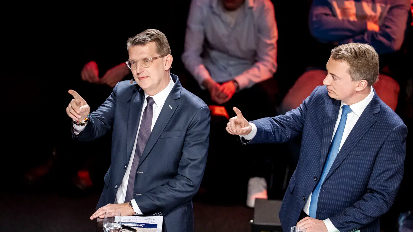 Troels Lund Poulsen (V) og Morten Messerschmidt (DF) mener begge, at afgiften på benzin og diesel skal sænkes.