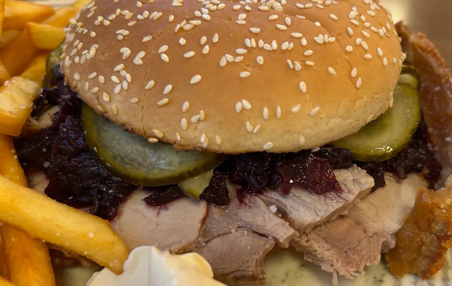 B.T.s Henrik Ørholst har været i Bauhaus for at spise flæskestegssandwich.