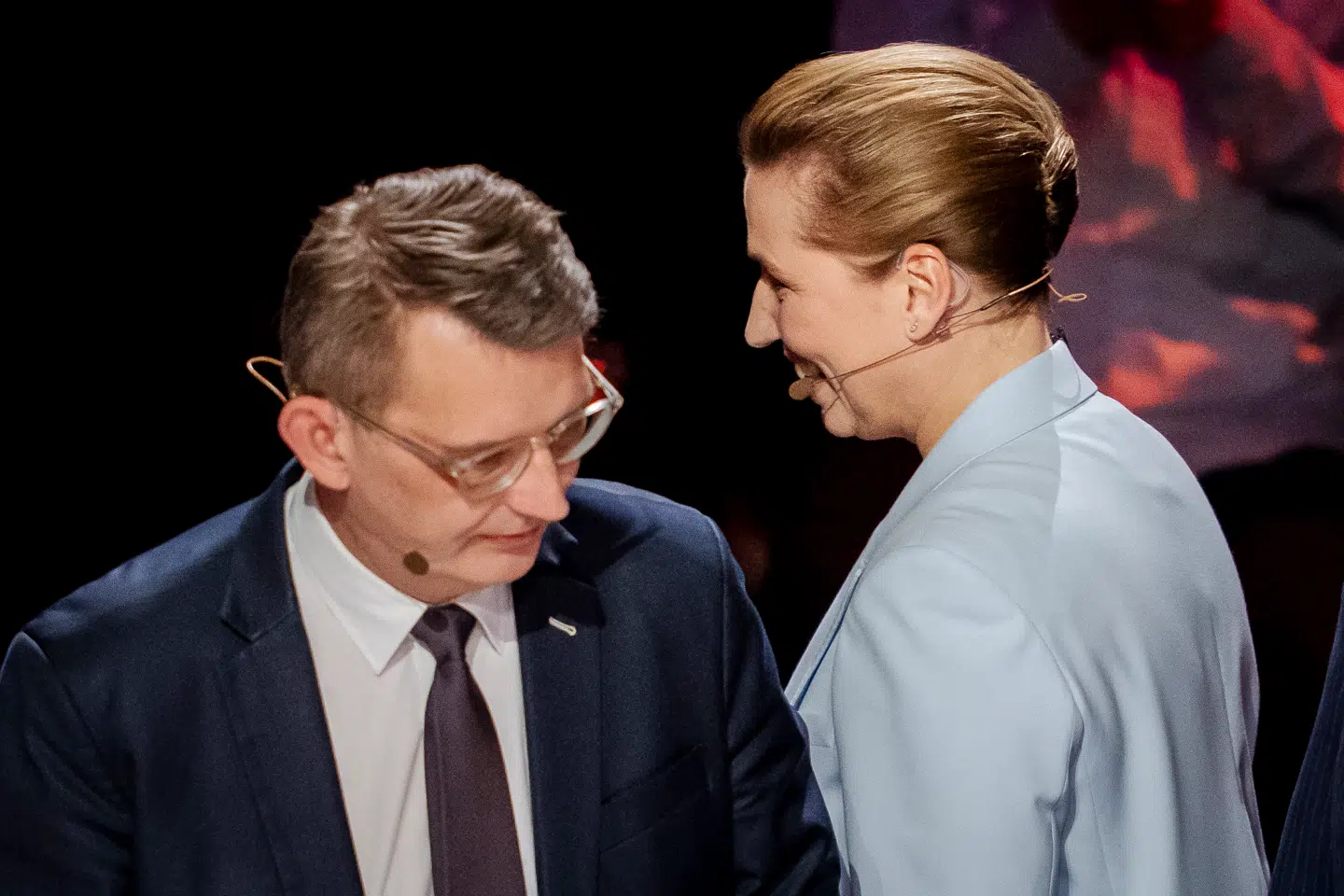 Hverken Mette Frederiksen (S) eller Troels Lund Poulsen (V) ville under partilederdebatten forleden svare klart på afgørende spørgsmål om droner i det danske luftrum..