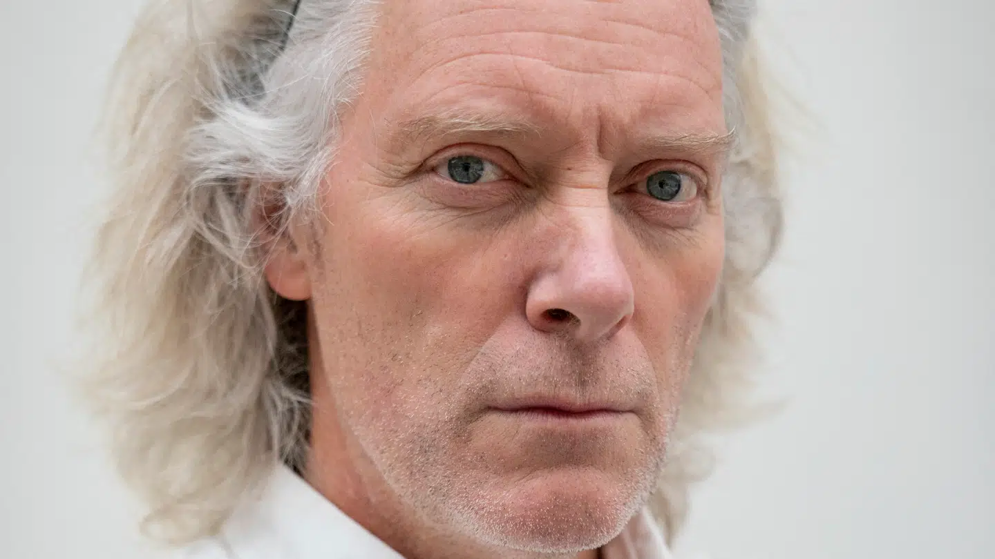 Kristian von Hornsleth har taget en drastisk metode i brug på valgdagen.