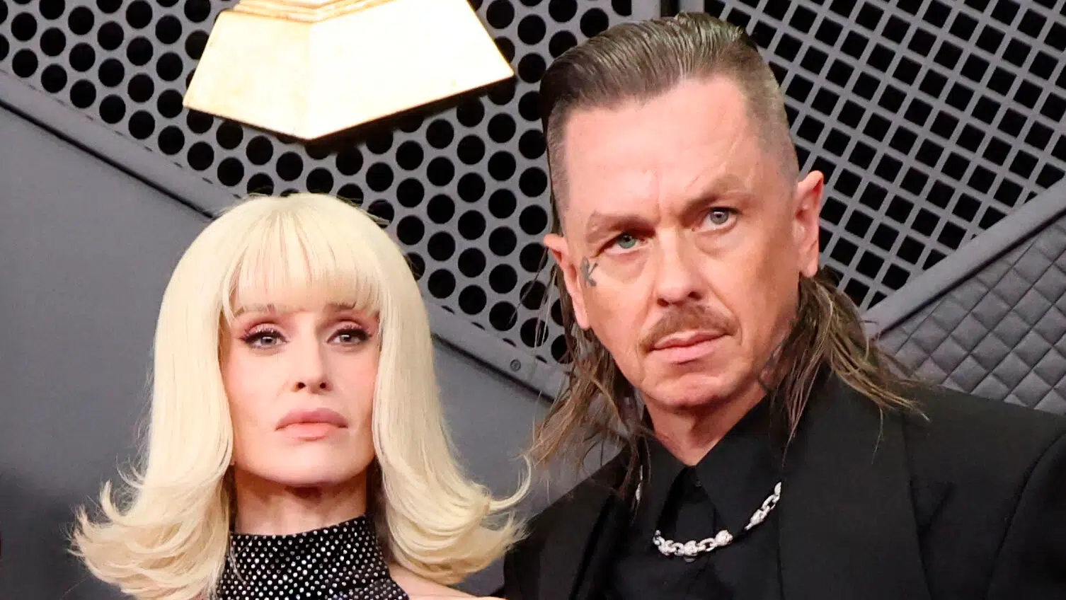 Chok-brud: Kelly Osbourne splitter med forlovede