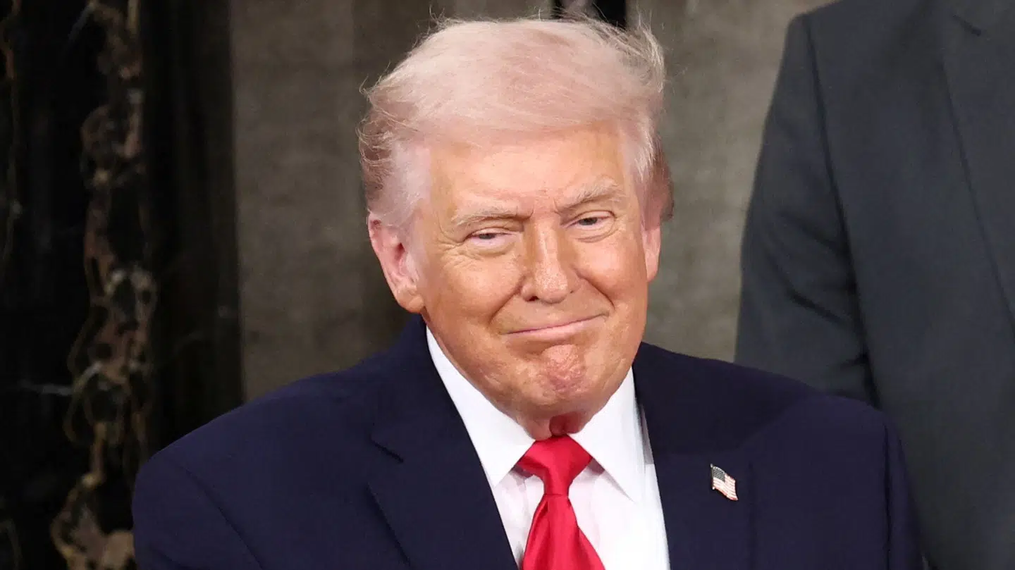 Donald Trumps melding om Iran mandag morgen fik olieprisen til at falde drastisk.