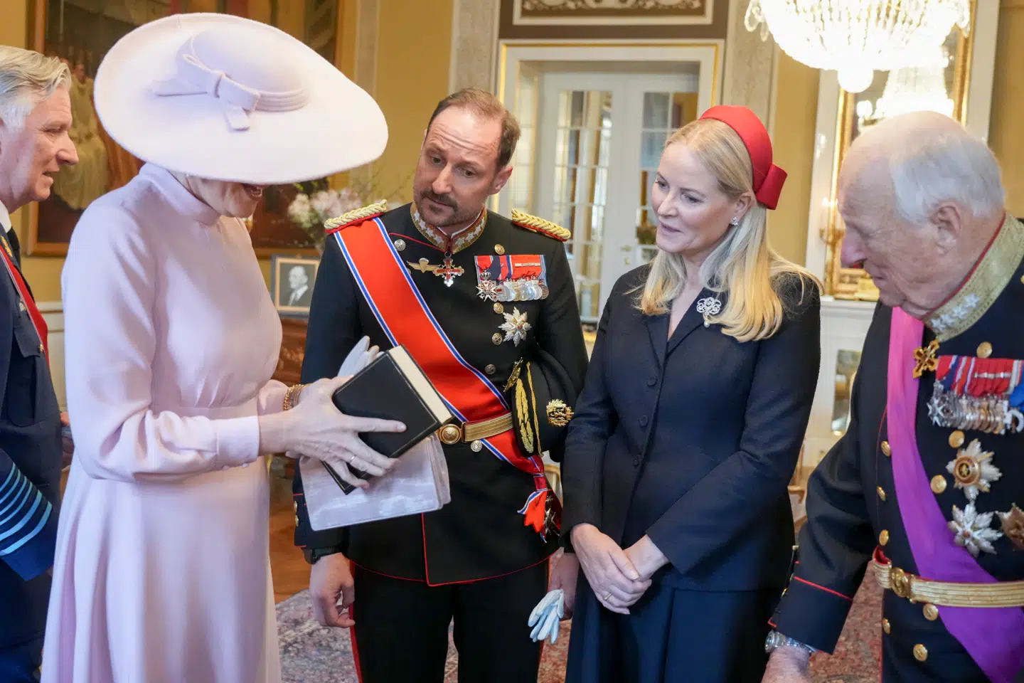 Kronprinsesse Mette-Marit var tirsdag – sammen med kronprins Haakon og de norske værter, kong Harald og dronning Sonja – med til at tage imod de belgiske kong Philippe og dronning Mathilde på Slottet i Oslo.