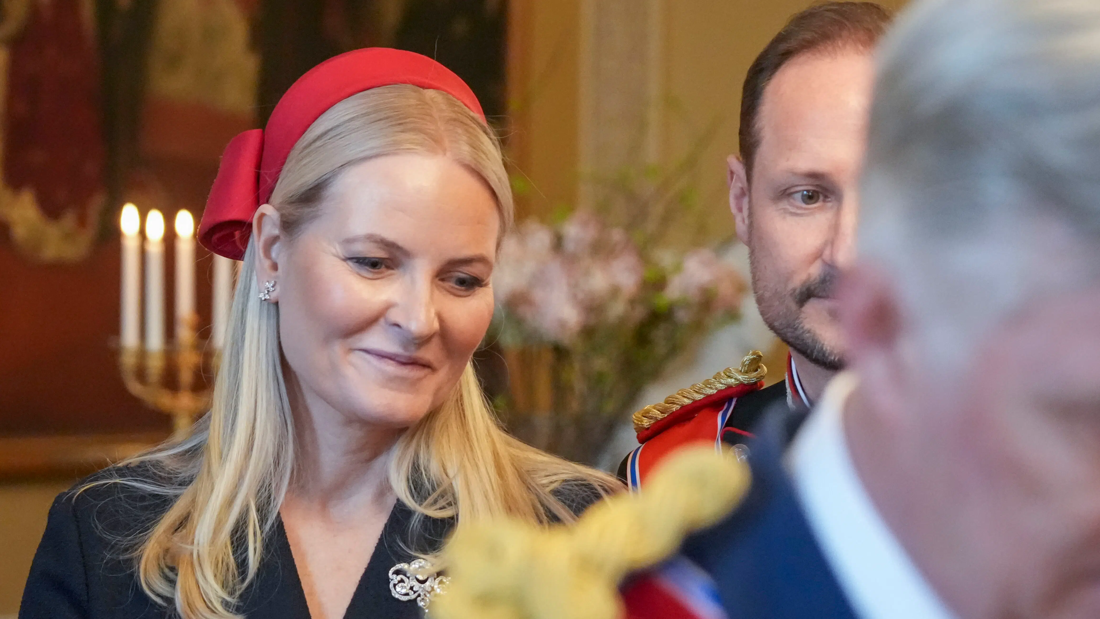 Nye billeder: Kronprinsesse Mette-Marit på første opgave i månedsvis – blev indenfor