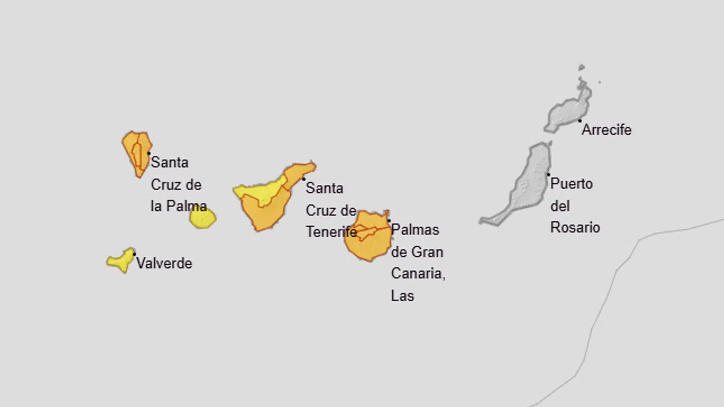 De Kanariske øer er tirsdag og onsdag hårdt ramt af stormvejr.