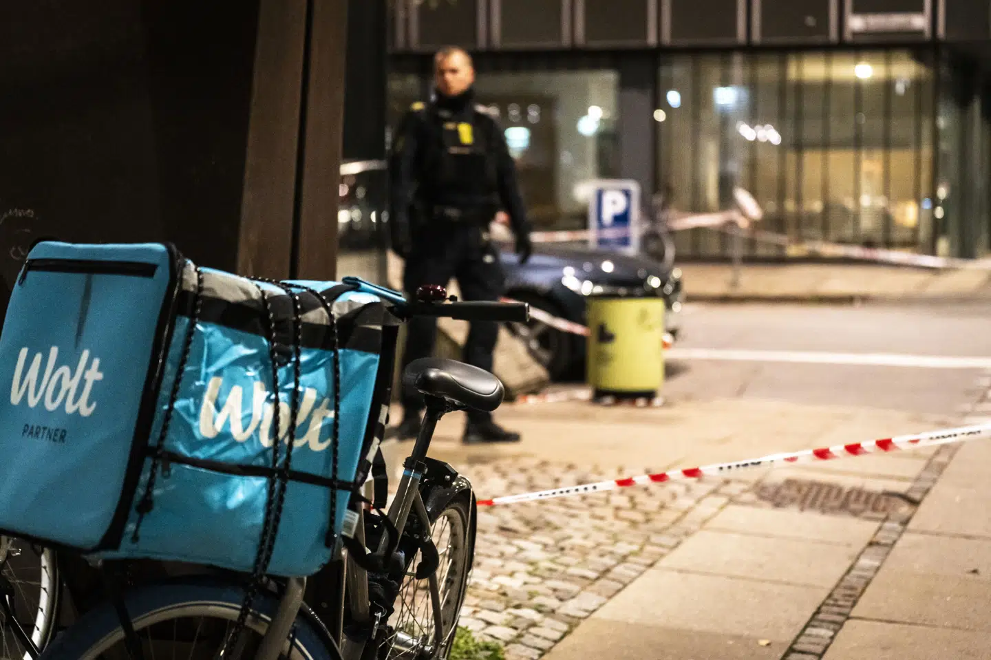 En 37-årig mand blev skudt og afgik senere ved døden i Nyropsgade i København torsdag den 19. oktober 2023. Drabsmanden var forklædt som madbud. To brødre har været anklaget for at hyre ham, men er frifundet.