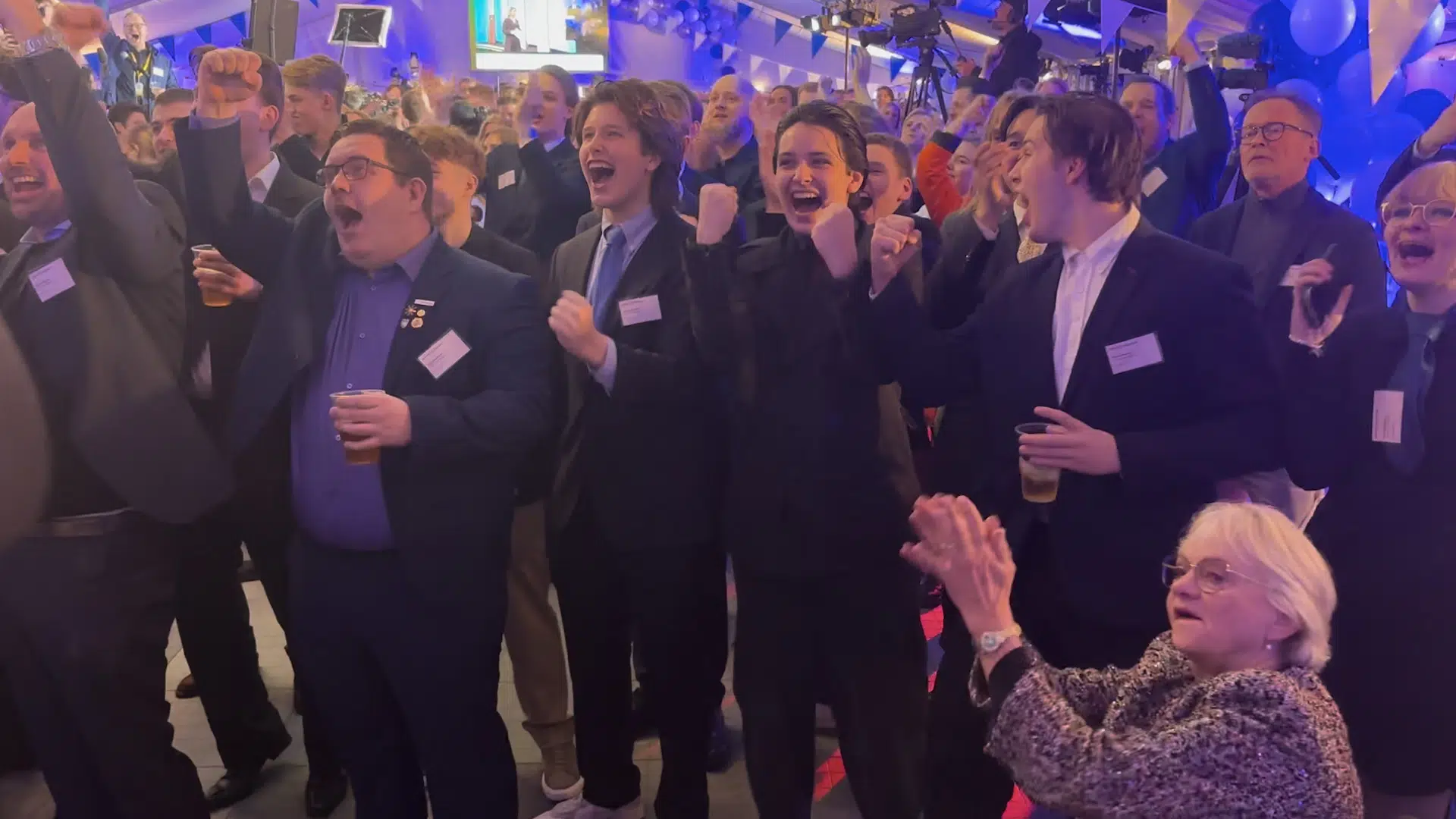 Stor jubel fra Mette Thiesen og Pia Kjærsgaard: »Min puls er 120 lige nu«